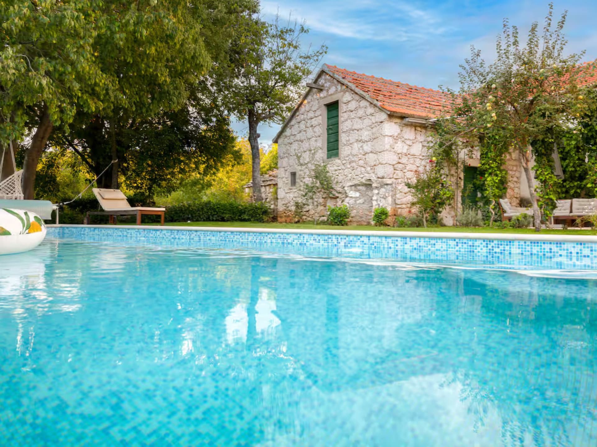 Villa Mima Pool Retreat: Luxe vijfkamer villa met privézwembad in Lovreć - foto 35