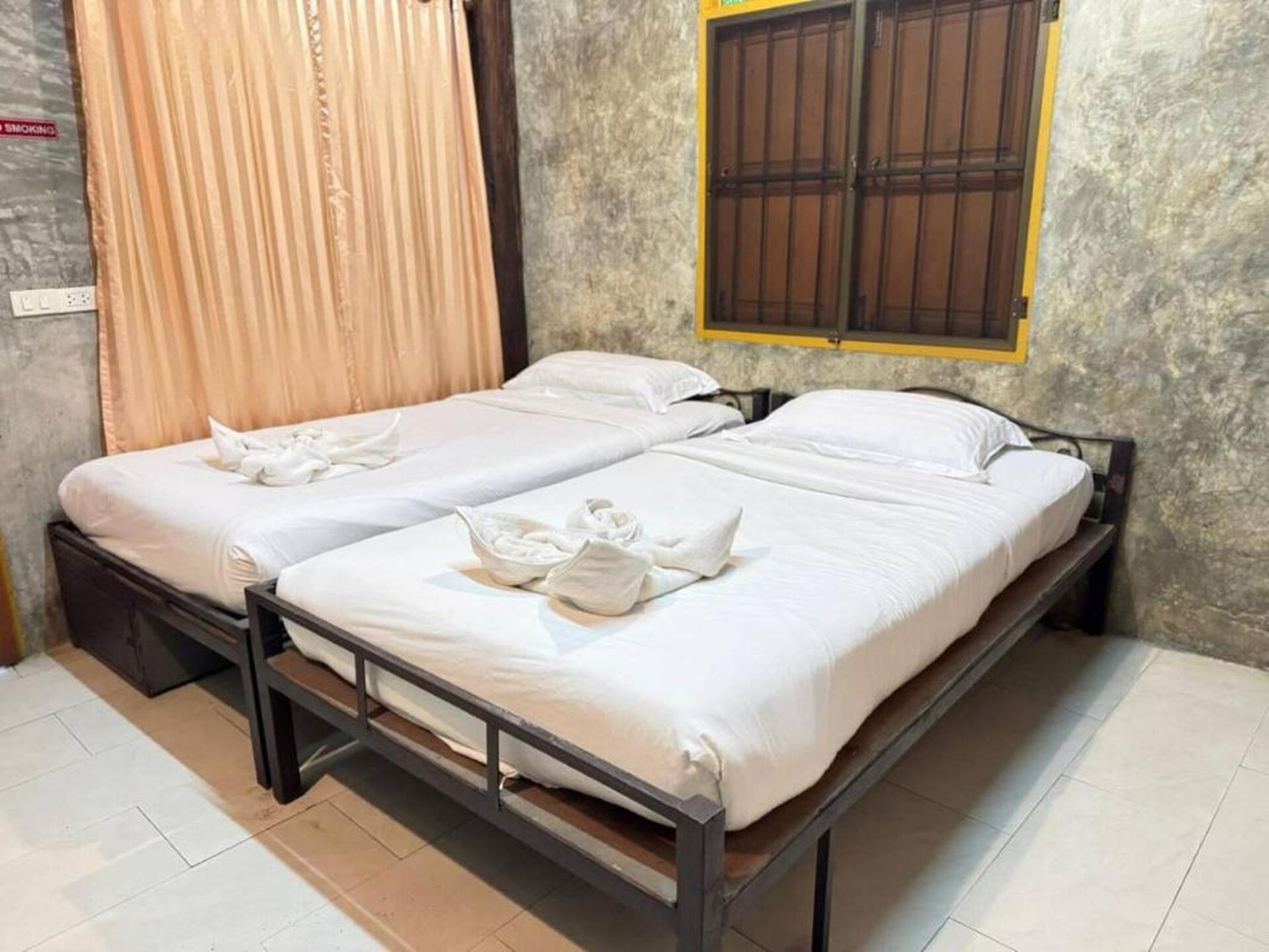 Private Twin Retreat: knus verblijf met gedeelde badkamer in hartje Chiang Mai - foto 8