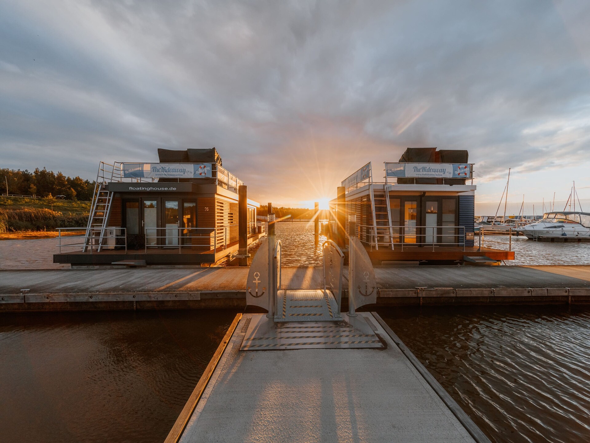 Direct aan het water: moderne woonboot voor 6 personen aan de Bärwalder See - foto 10
