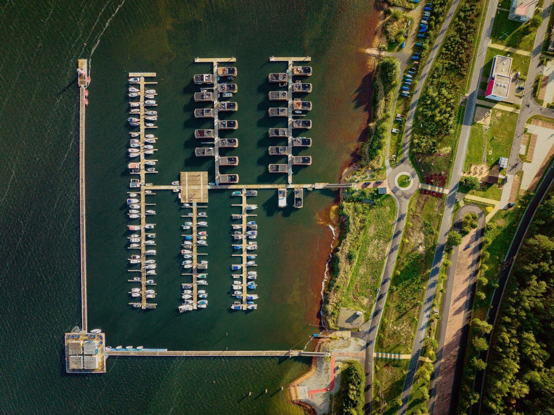 Direct aan het water: moderne woonboot voor 6 personen aan de Bärwalder See - foto 22