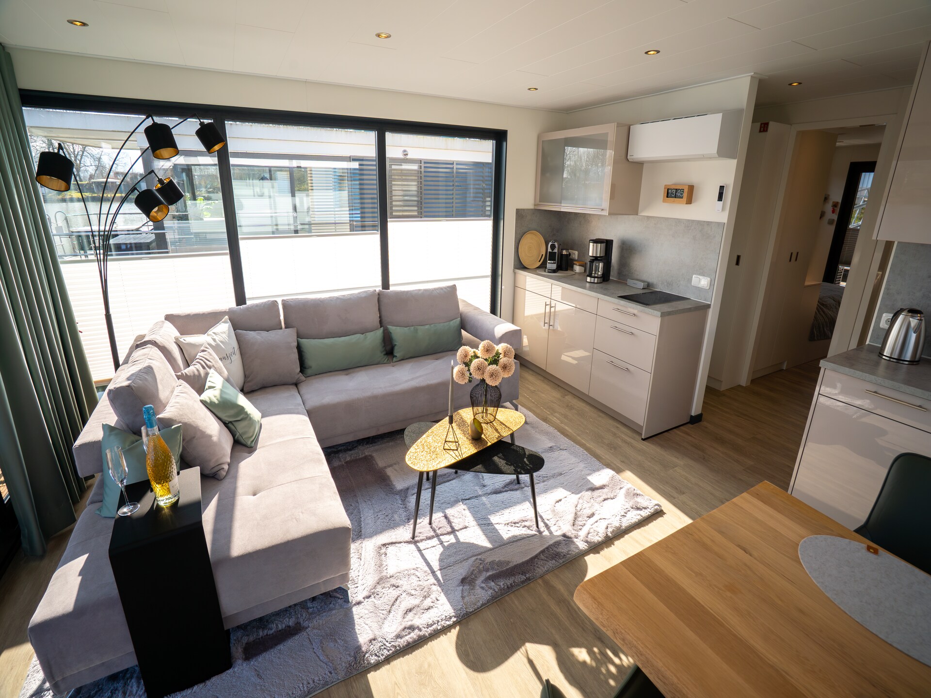 4-persoons luxe woonboot aan het meer in Höxter · 4 pers. - foto 6