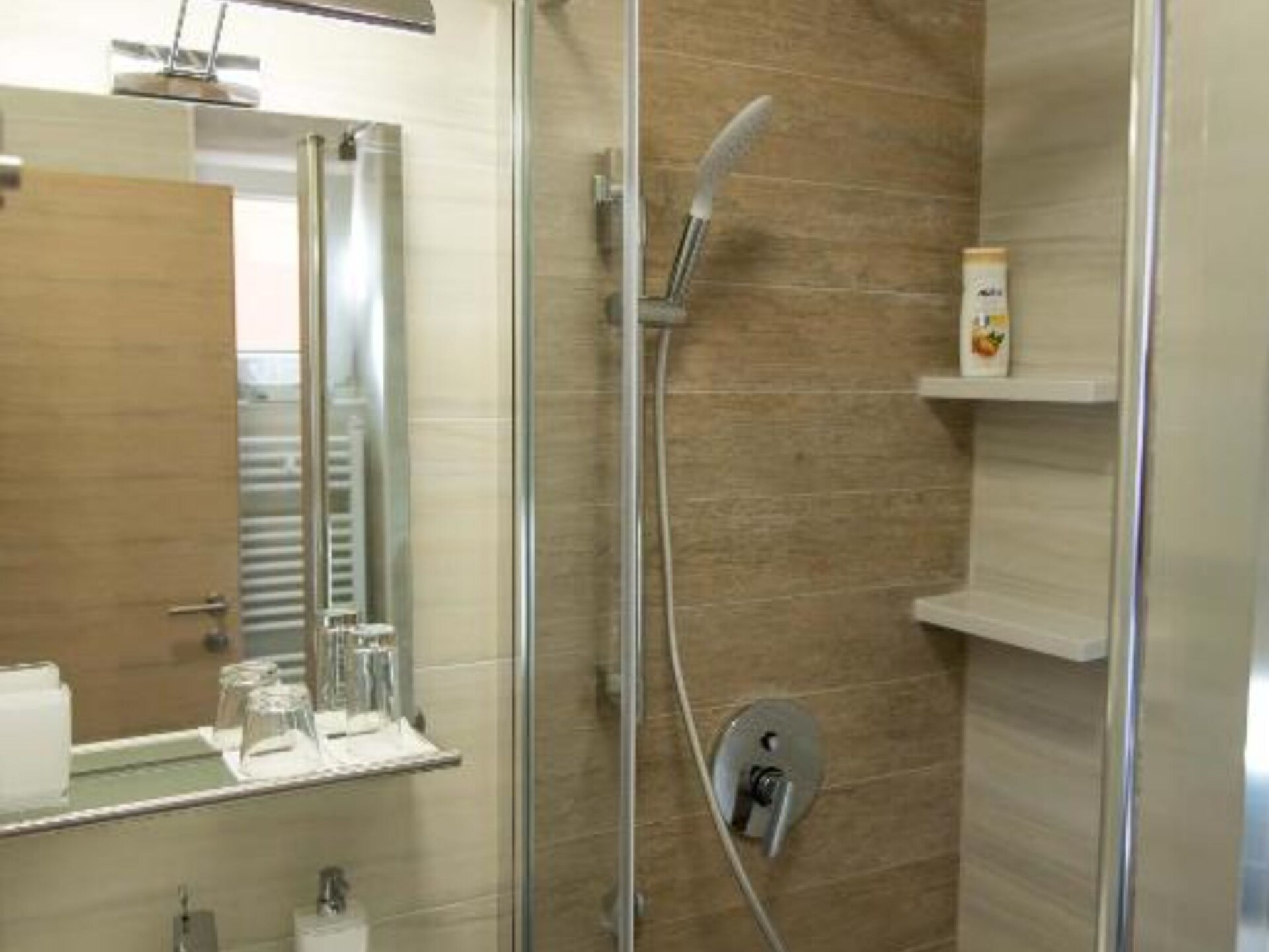 Romantisch appartement met sauna & hottub in het hart van Daruvar - foto 4