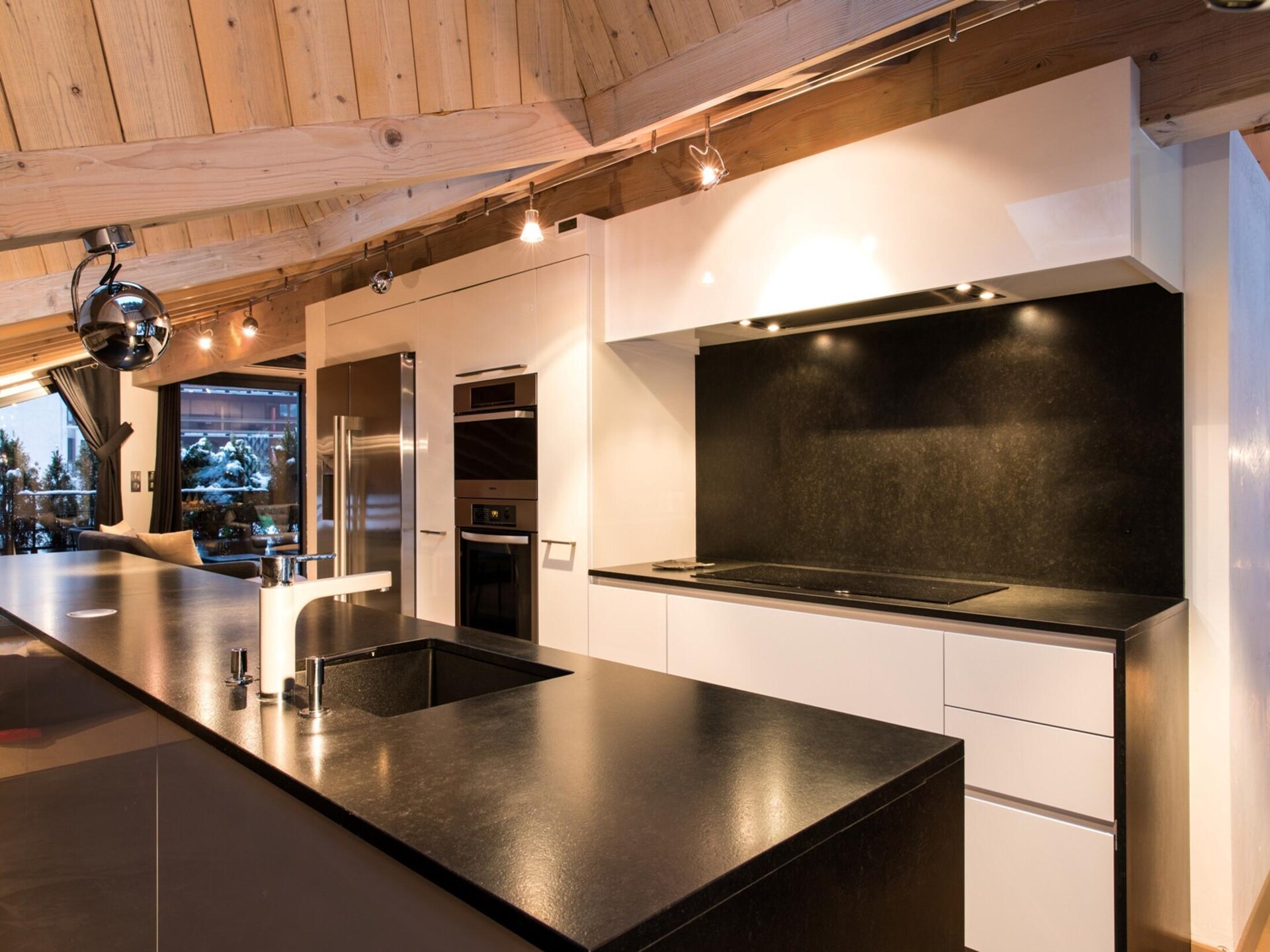 Chalet Belachat: Stijlvol wonen aan het meer met Mont Blanc uitzicht - foto 3