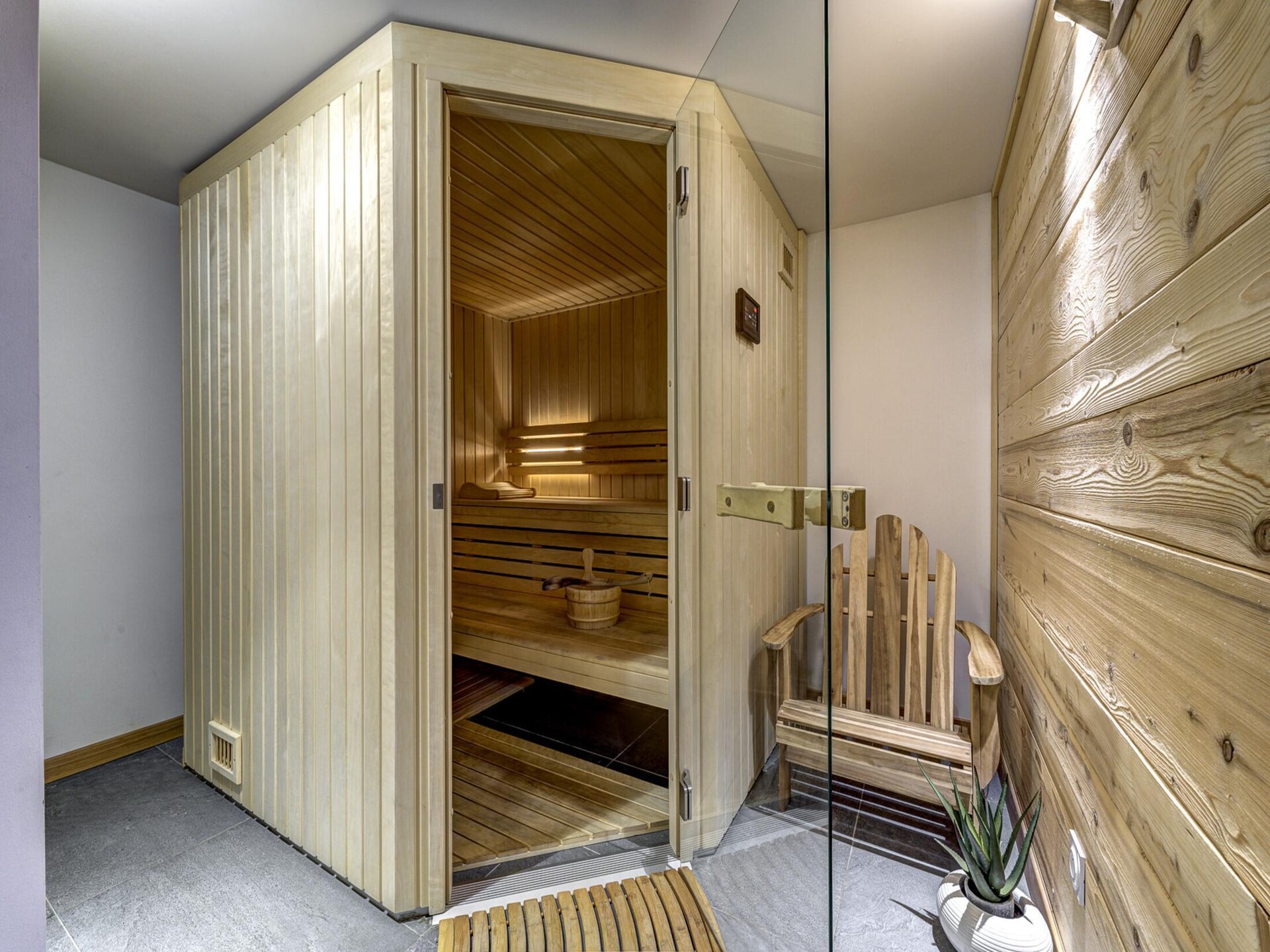 Chalet Planards 1: 10-persoons chalet met sauna, hot tub en Mont Blanc uitzicht - foto 26
