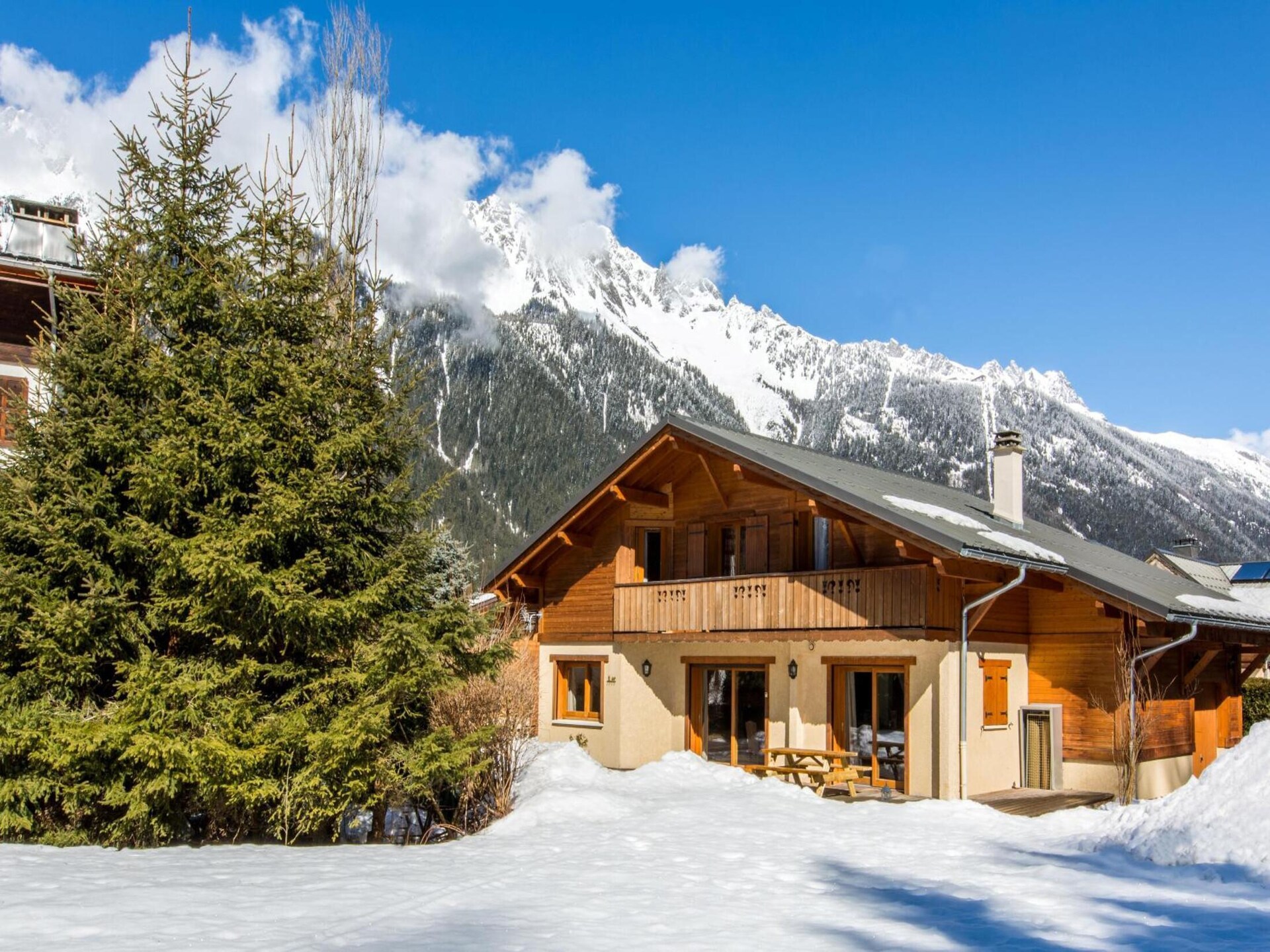 Ruim chalet voor 8 met hot tub, tuin en Mont Blanc-zicht in Chamonix - foto 28