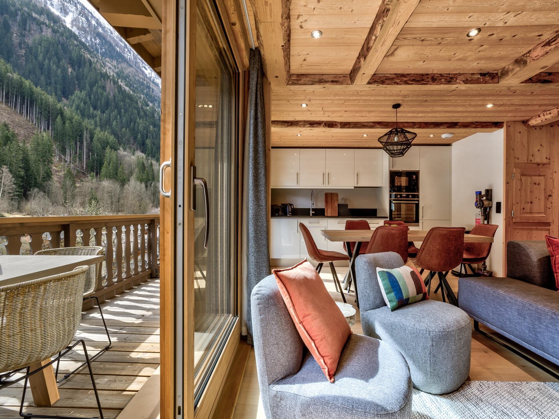 Stijlvol appartement in Chamonix met uitzicht op Mont Blanc, vlakbij de piste - foto 7