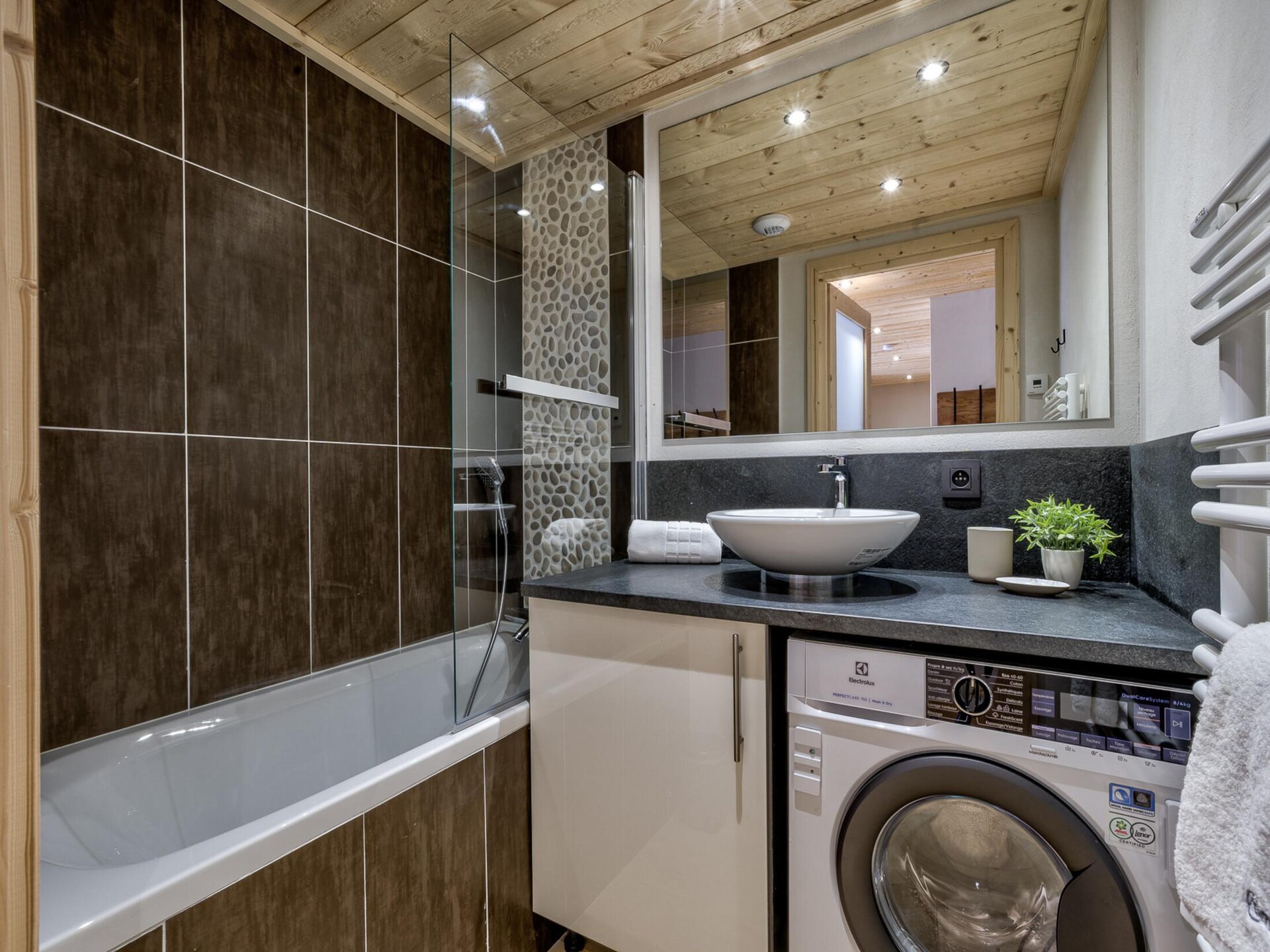 Stijlvol appartement in Chamonix met uitzicht op Mont Blanc, vlakbij de piste - foto 17