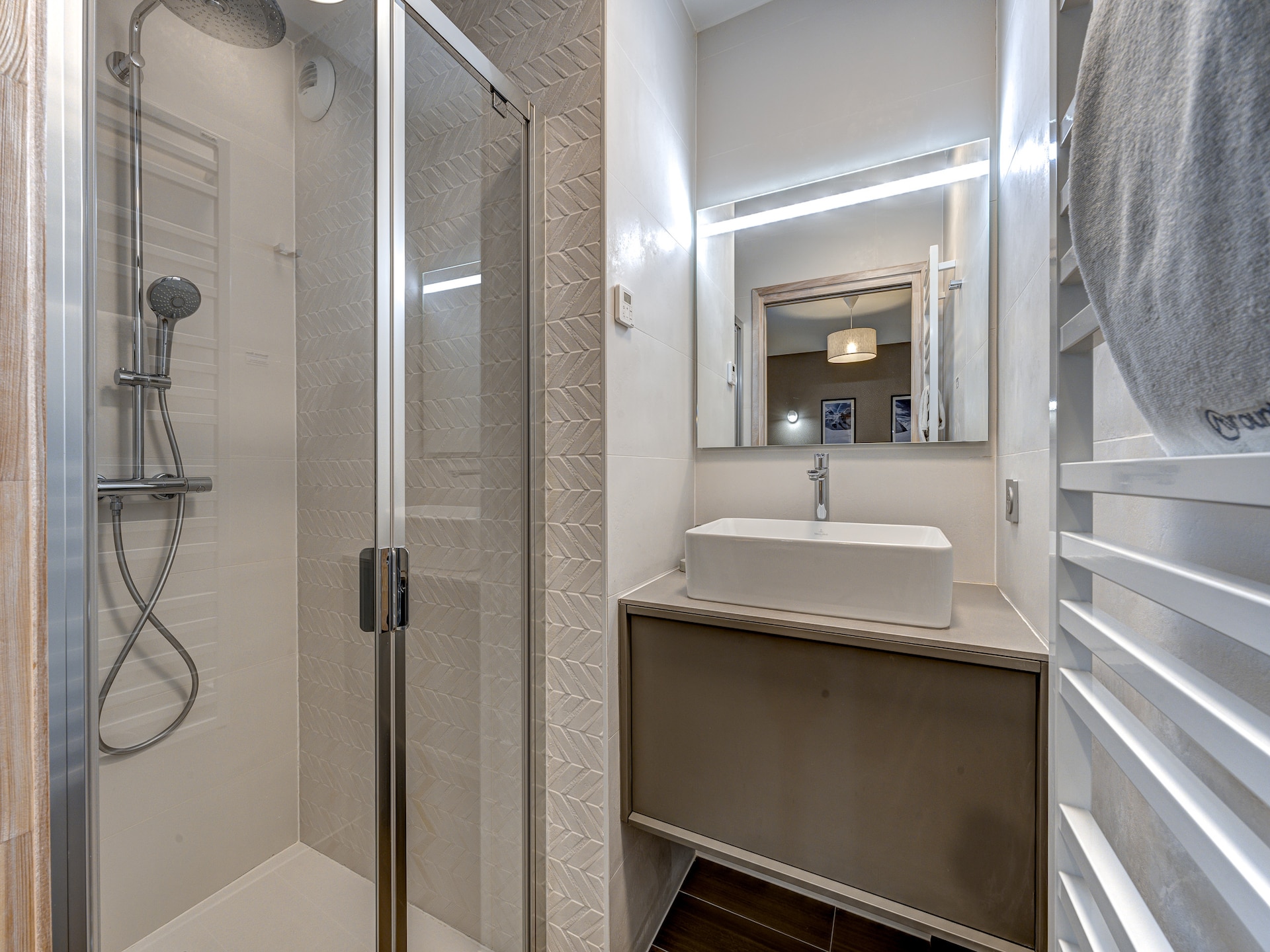 Modern Alpenappartement met bergzicht in Chamonix, vlakbij centrum - foto 16
