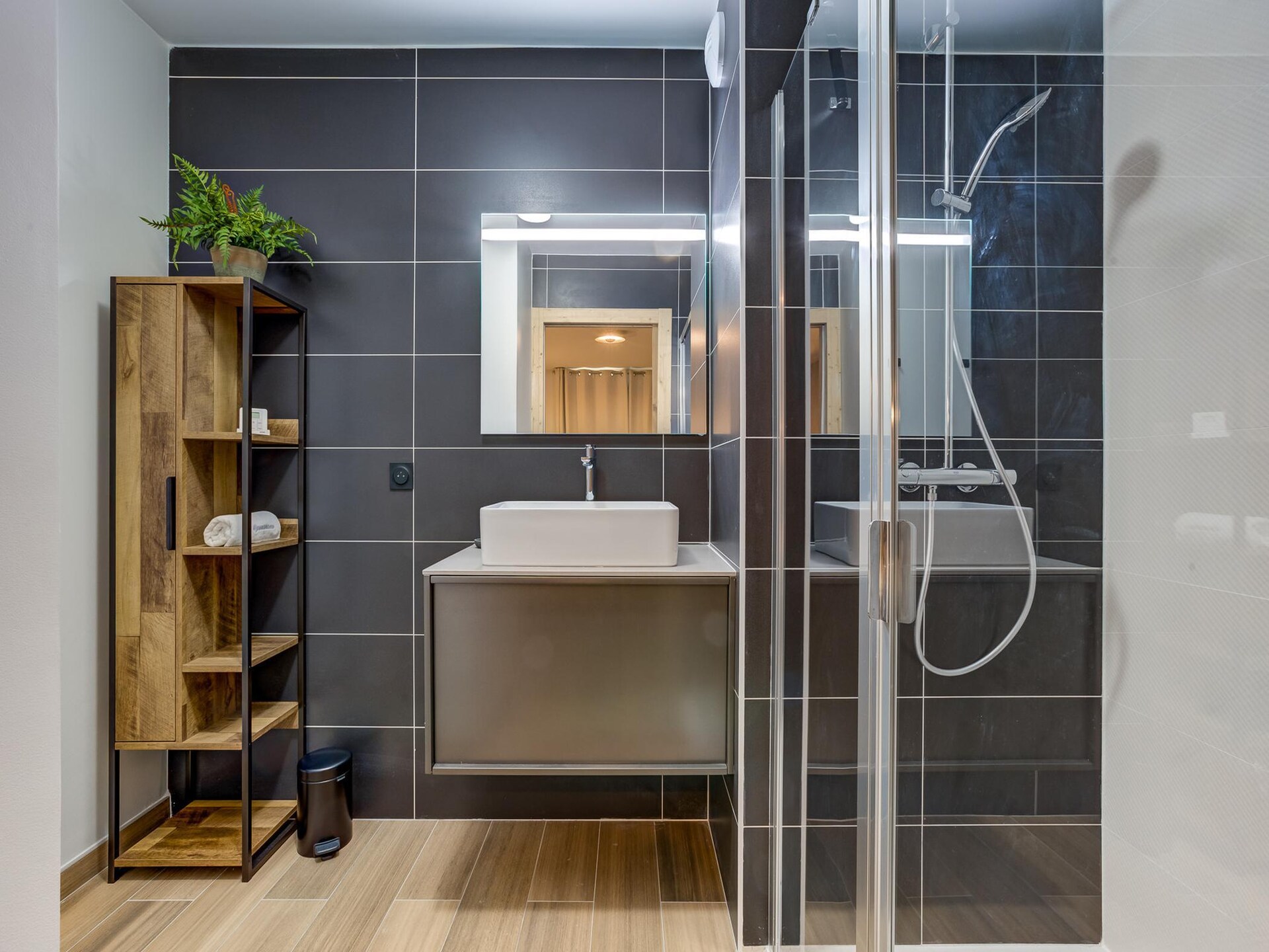 Stijlvol appartement met balkon en uitzicht op de Mont Blanc, vlakbij het centrum - foto 18