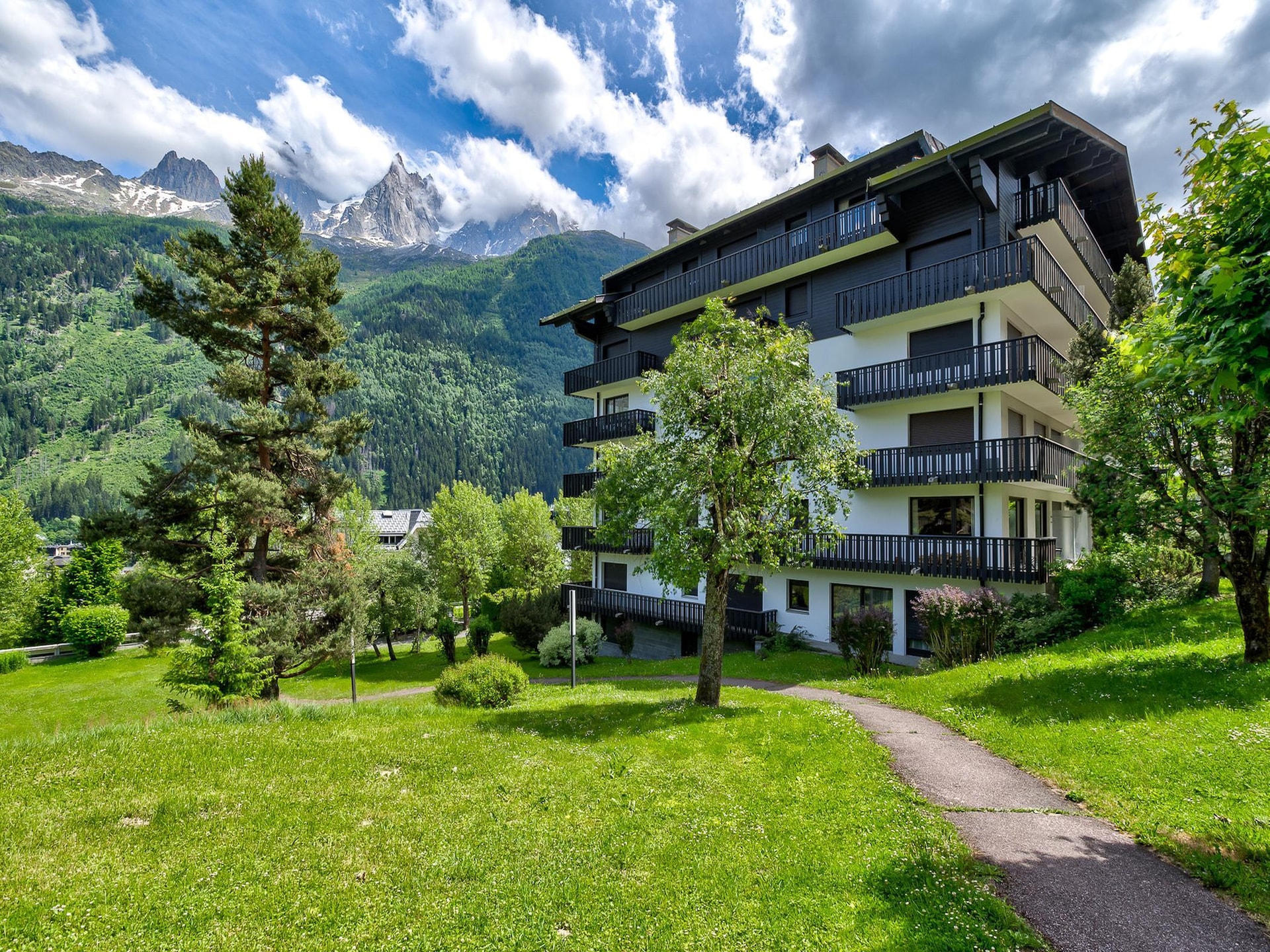 Aan de piste: Elegant appartement in centrum Chamonix-Mont-Blanc - foto 1