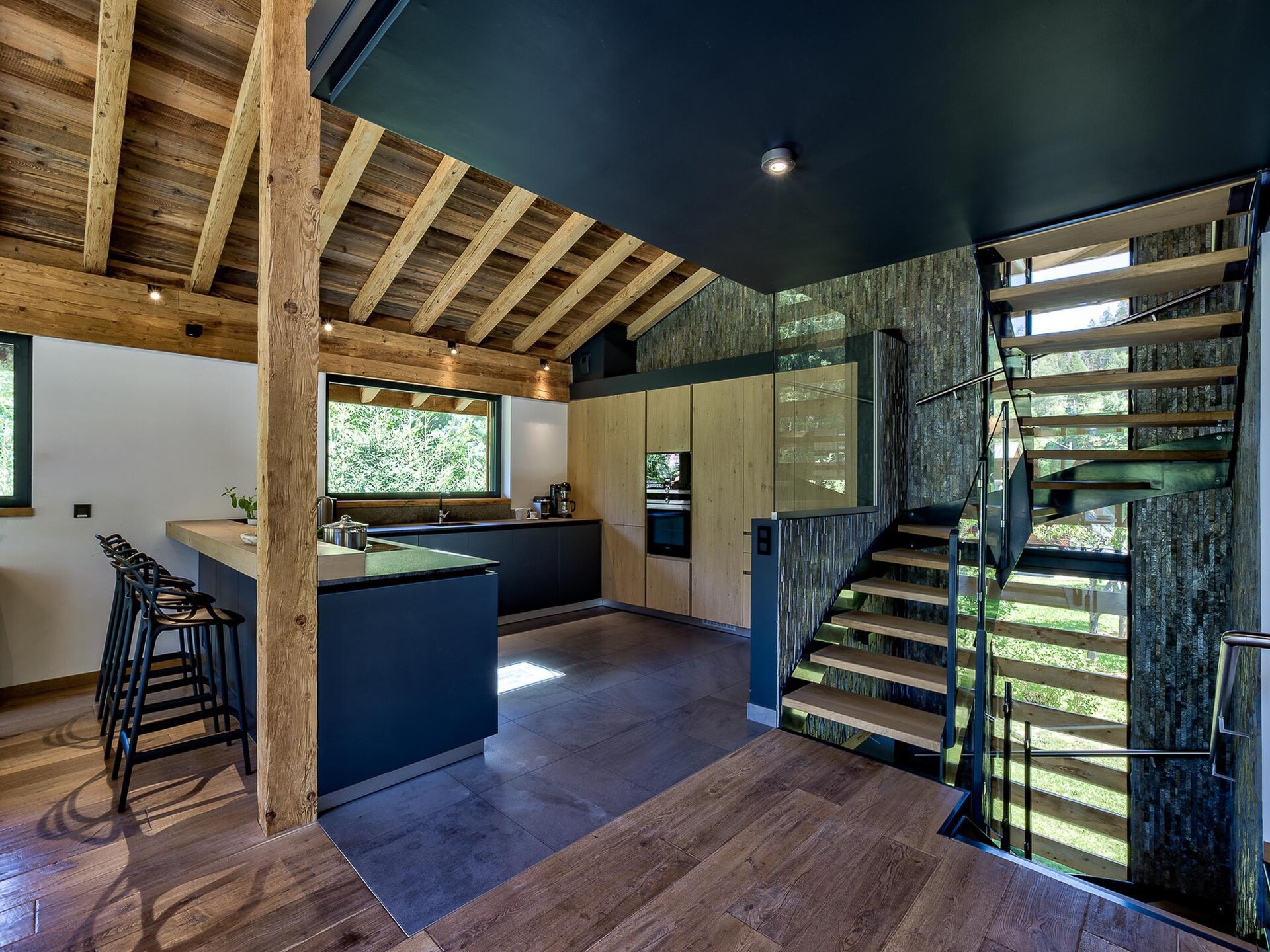 Chalet Black Stone: Luxe aan de golfbaan met privézwembad, 10 meter van de piste - foto 14