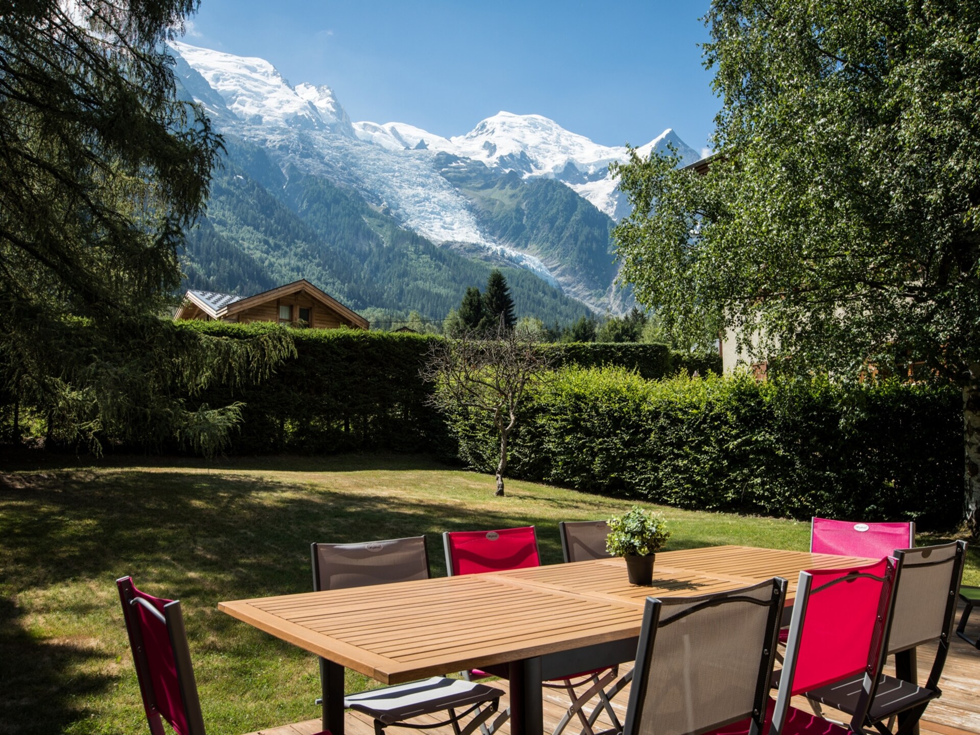 Ruim chalet met Mont Blanc uitzicht, tuin & hot tub in Chamonix - foto 24