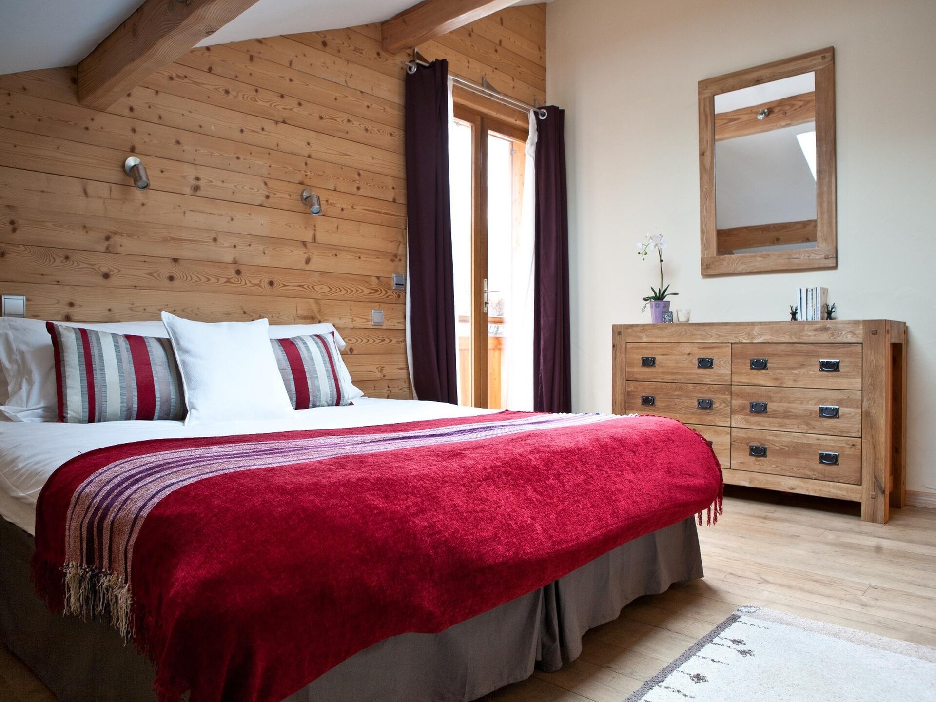 Ruim chalet met Mont Blanc uitzicht, tuin & hot tub in Chamonix - foto 13