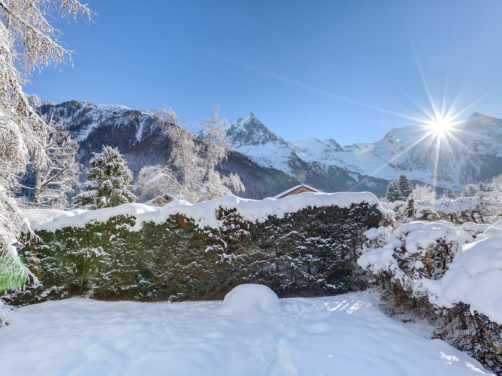 Ruim chalet met Mont Blanc uitzicht, tuin & hot tub in Chamonix - foto 22