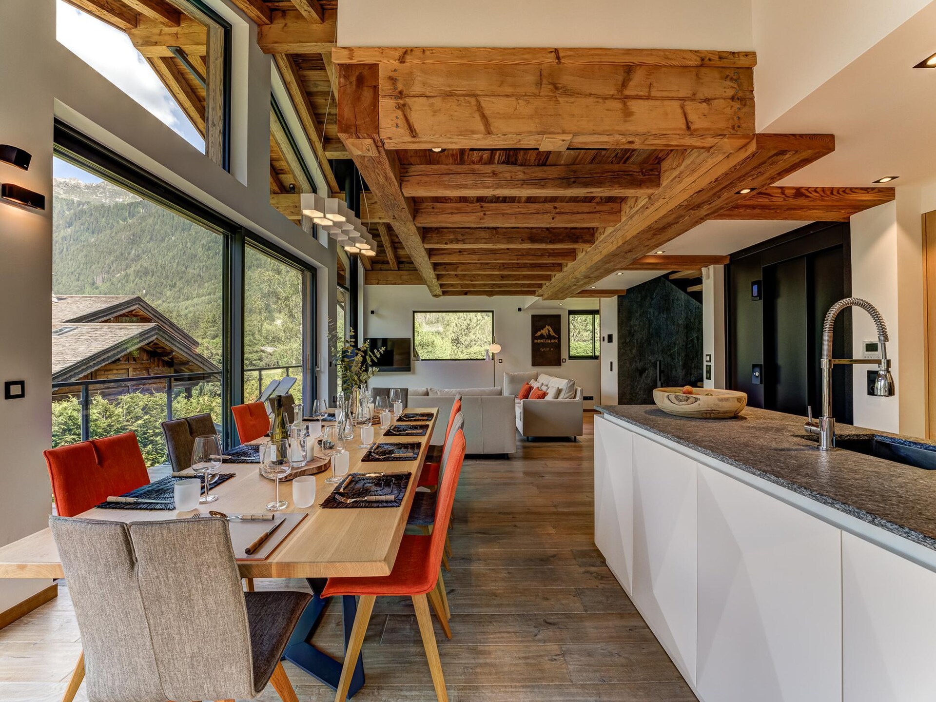 Ruim 12-persoons chalet met sauna, zwembad en uitzicht op de Mont Blanc - foto 3