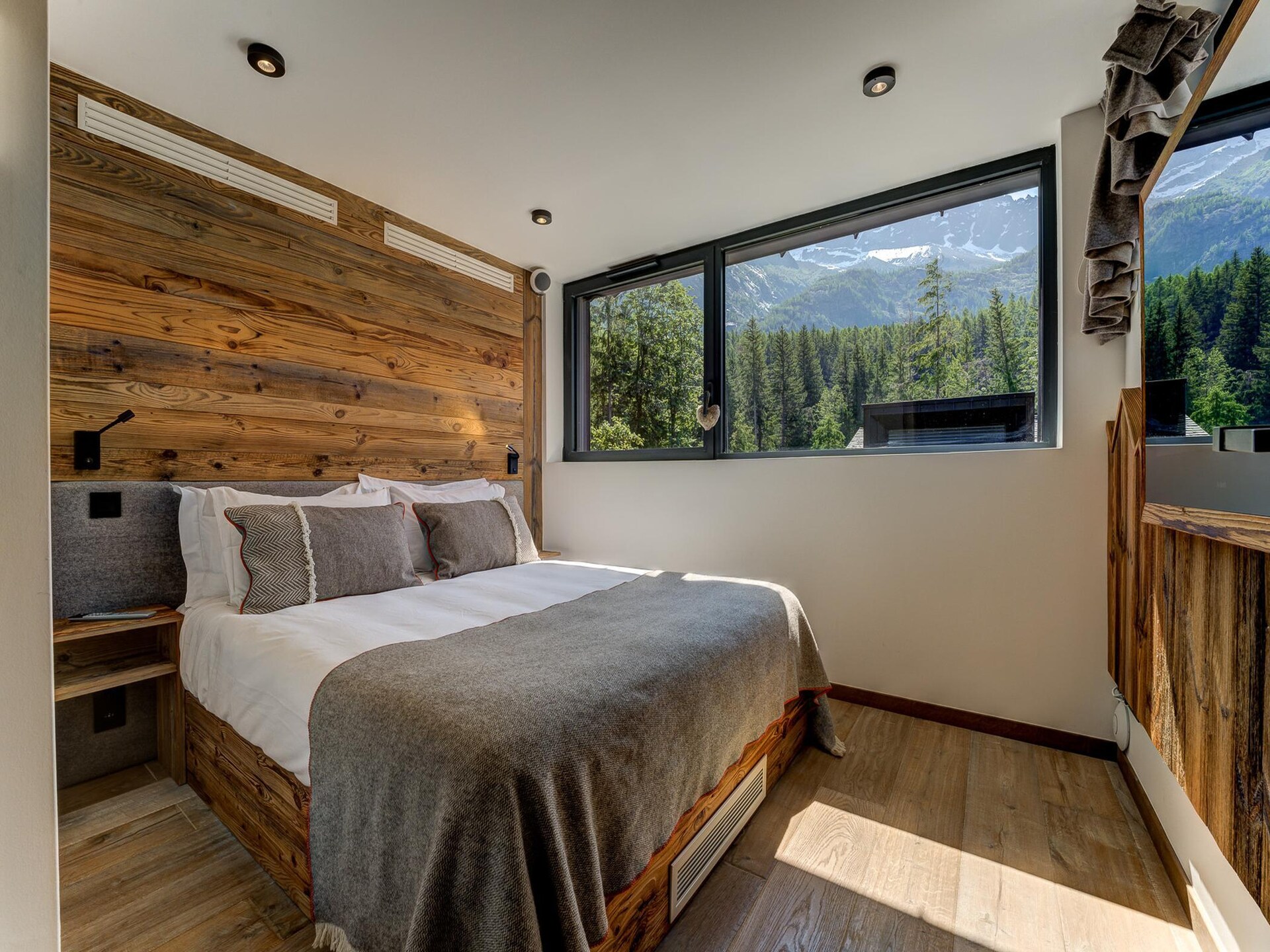 Ruim 12-persoons chalet met sauna, zwembad en uitzicht op de Mont Blanc - foto 7