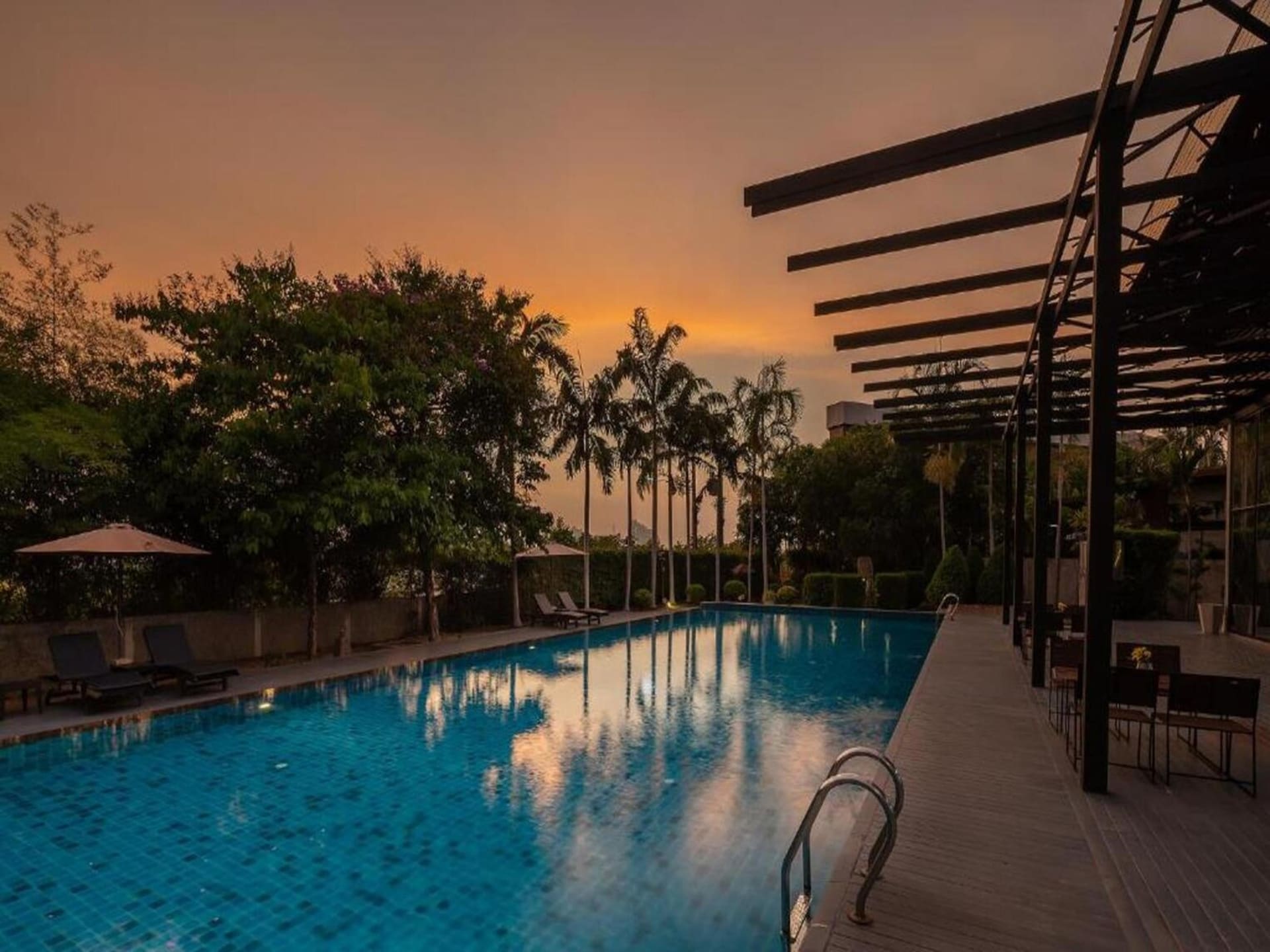 Privé Superior Pool Villa voor 2 in centrum Pattaya - foto 7