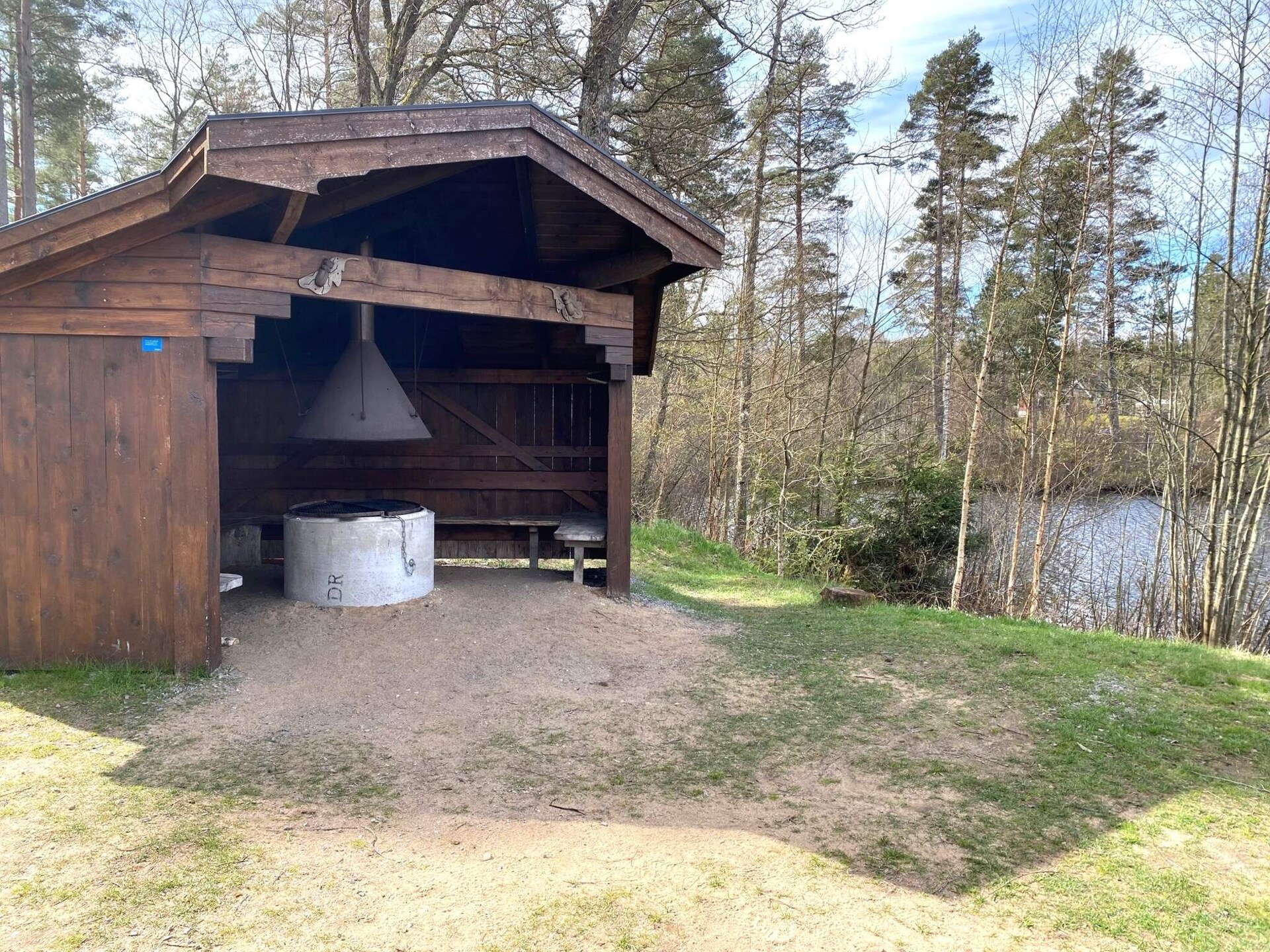 Idyllisch rood vakantiehuis aan de golfbaan bij Tving, Zweden - foto 16