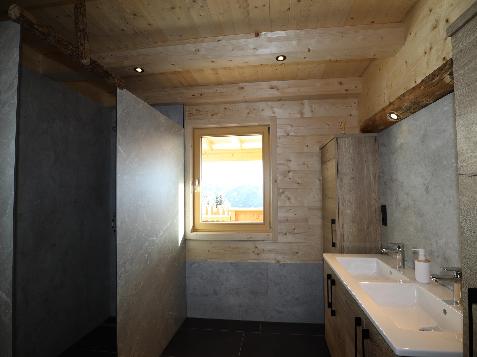 Vrijstaande chalet op 1700m in Hippach met panoramisch uitzicht over het Zillertal - foto 27