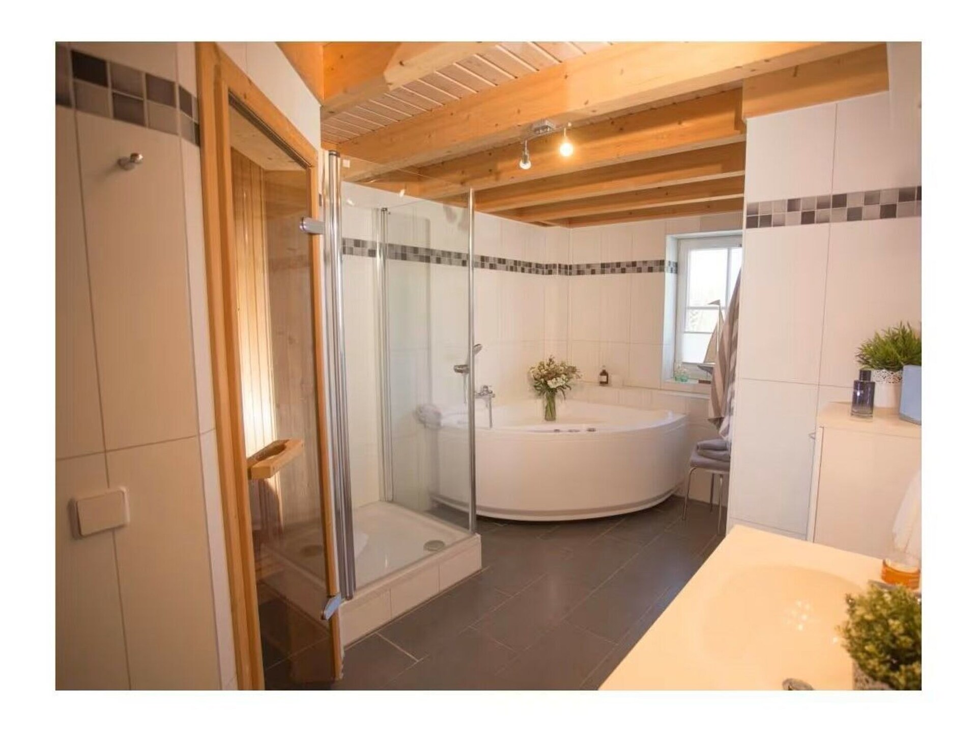 Ruim vakantiehuis met privé-sauna en whirlpool in Krummhörn - foto 13