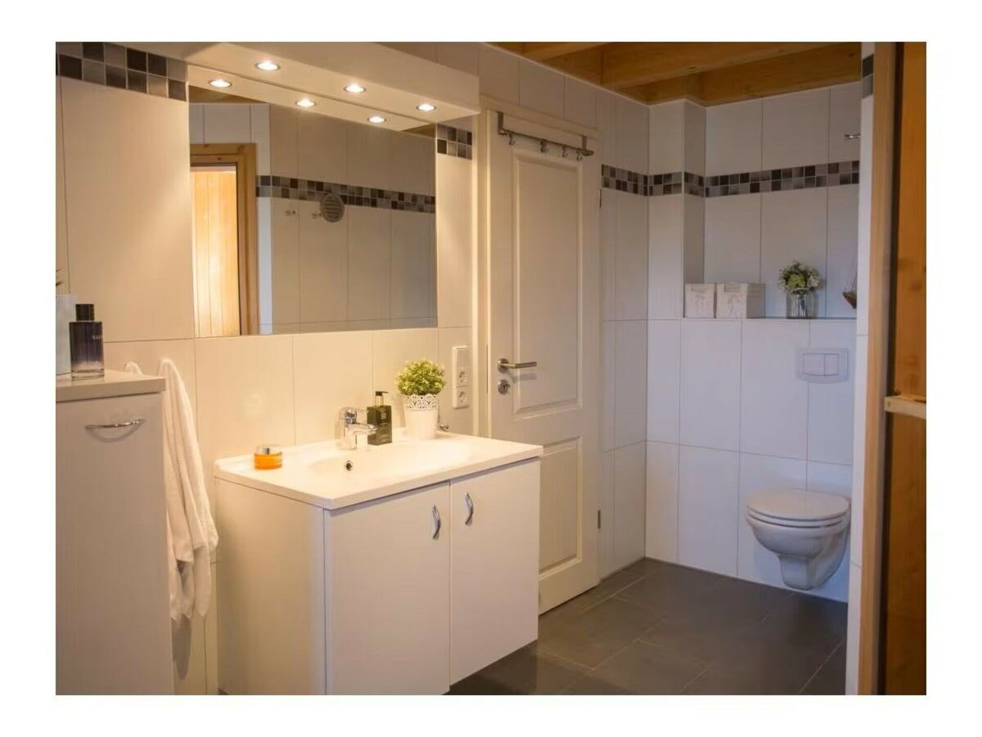 Ruim vakantiehuis met privé-sauna en whirlpool in Krummhörn - foto 15
