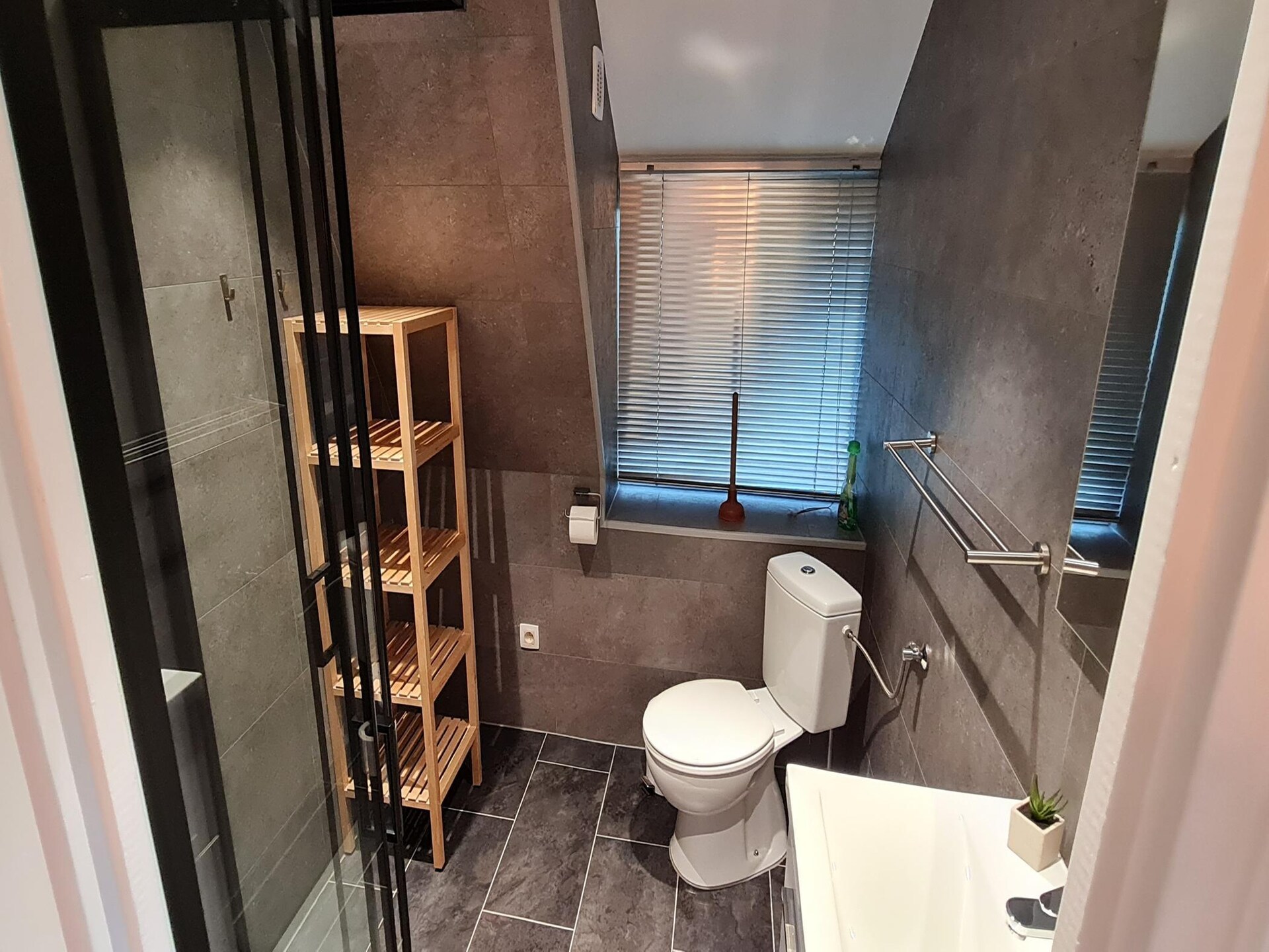 Gerenoveerd chalet voor 5 personen aan de golfbaan in het bos bij Durbuy - foto 9
