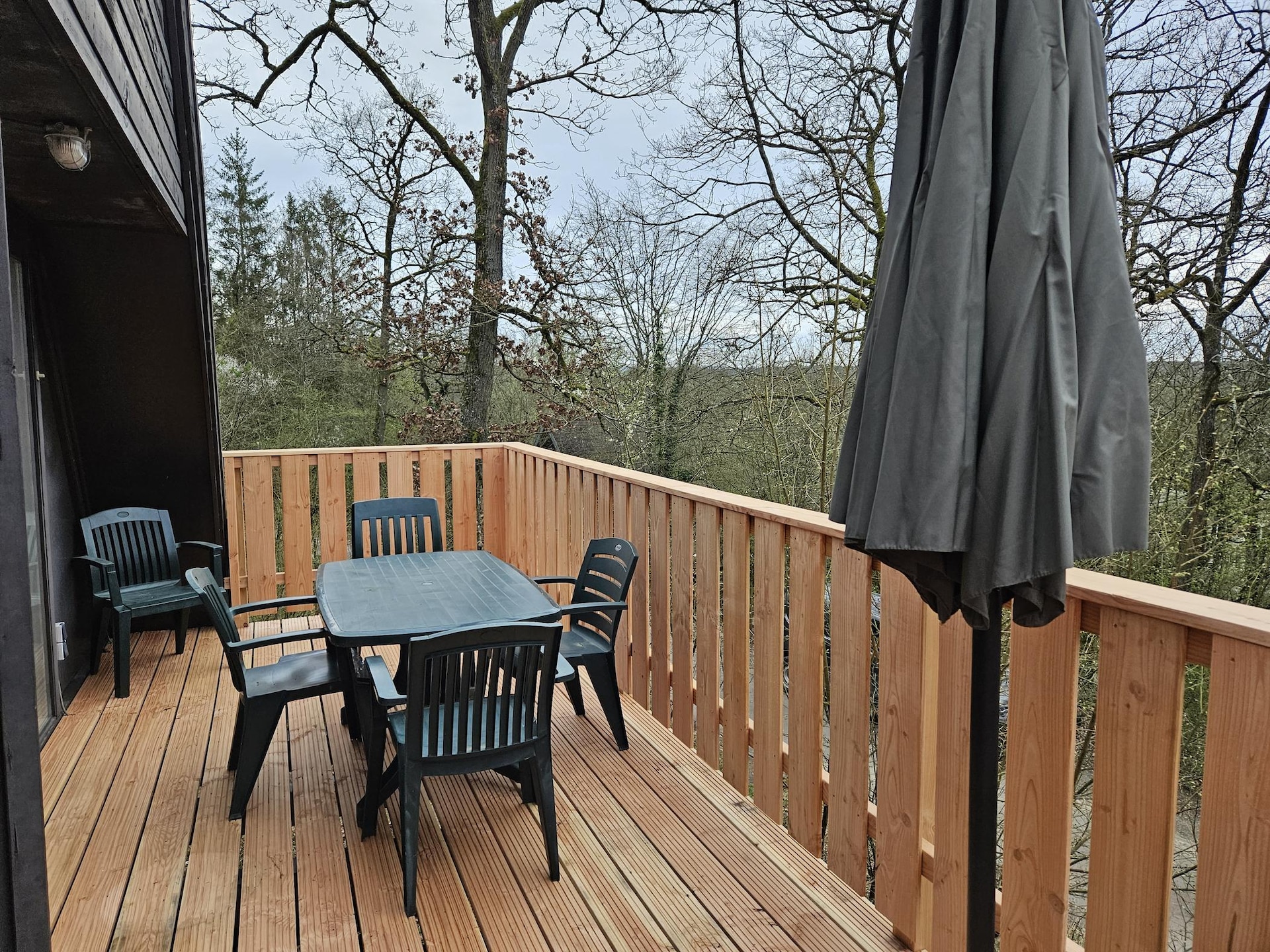 5-persoons chalet in historisch Durbuy, omheind met terras - foto 6