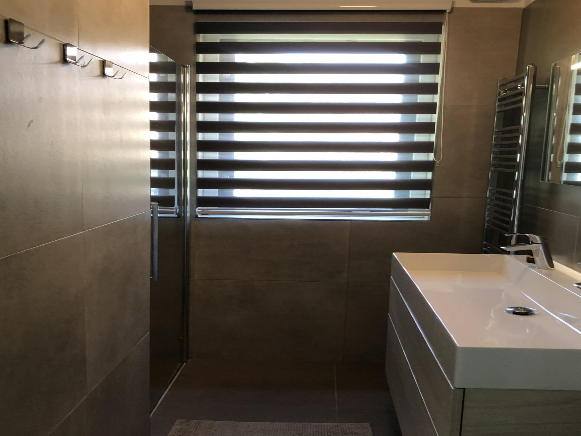 Vrijstaande bungalow met jacuzzi in groen vakantiepark Ewijk - foto 23