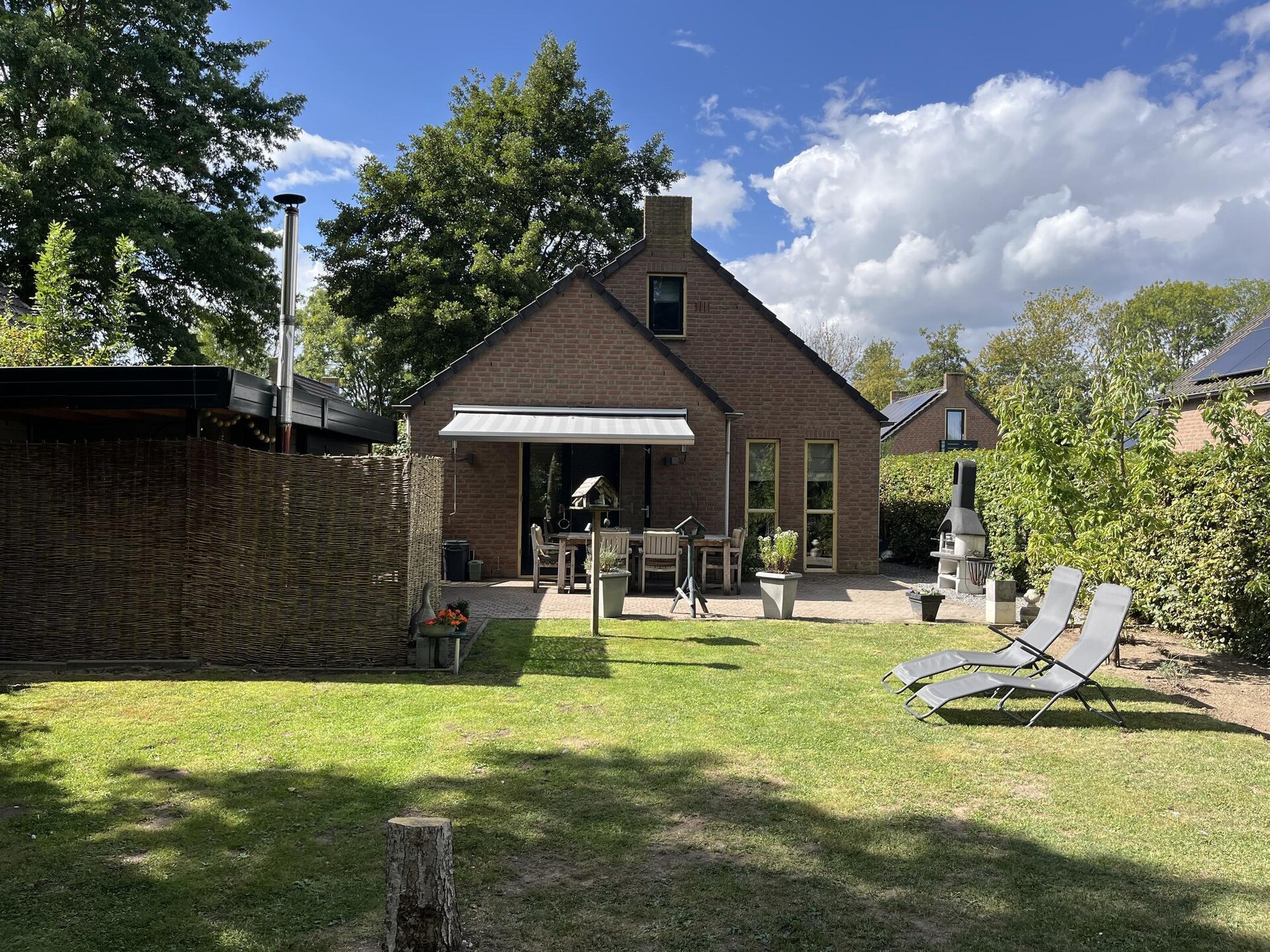 Vrijstaande bungalow met jacuzzi in groen vakantiepark Ewijk - foto 11