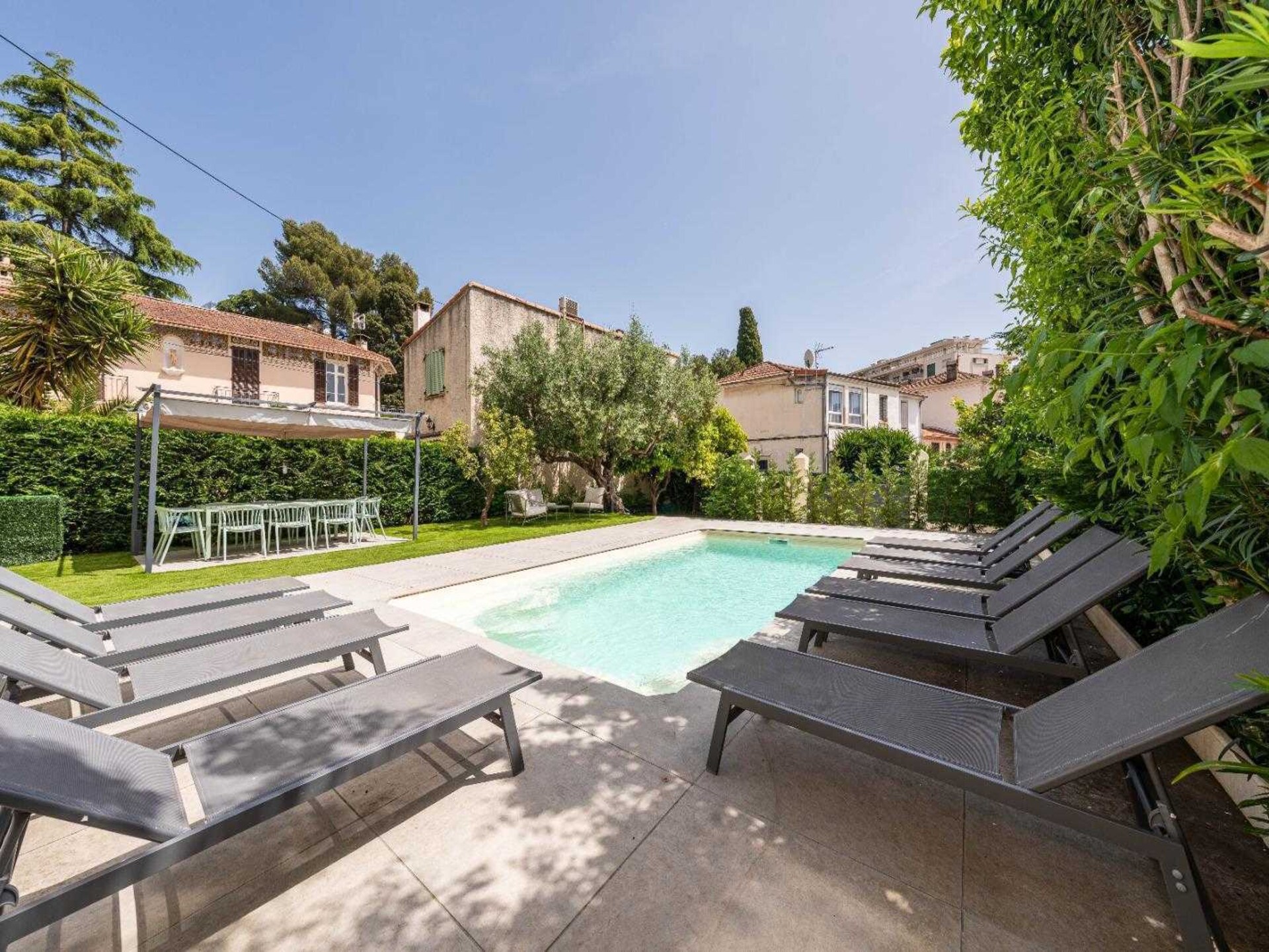 Luxe villa 240m² in Cannes met zwembad, hamam & dakterras voor 10 personen - foto 12
