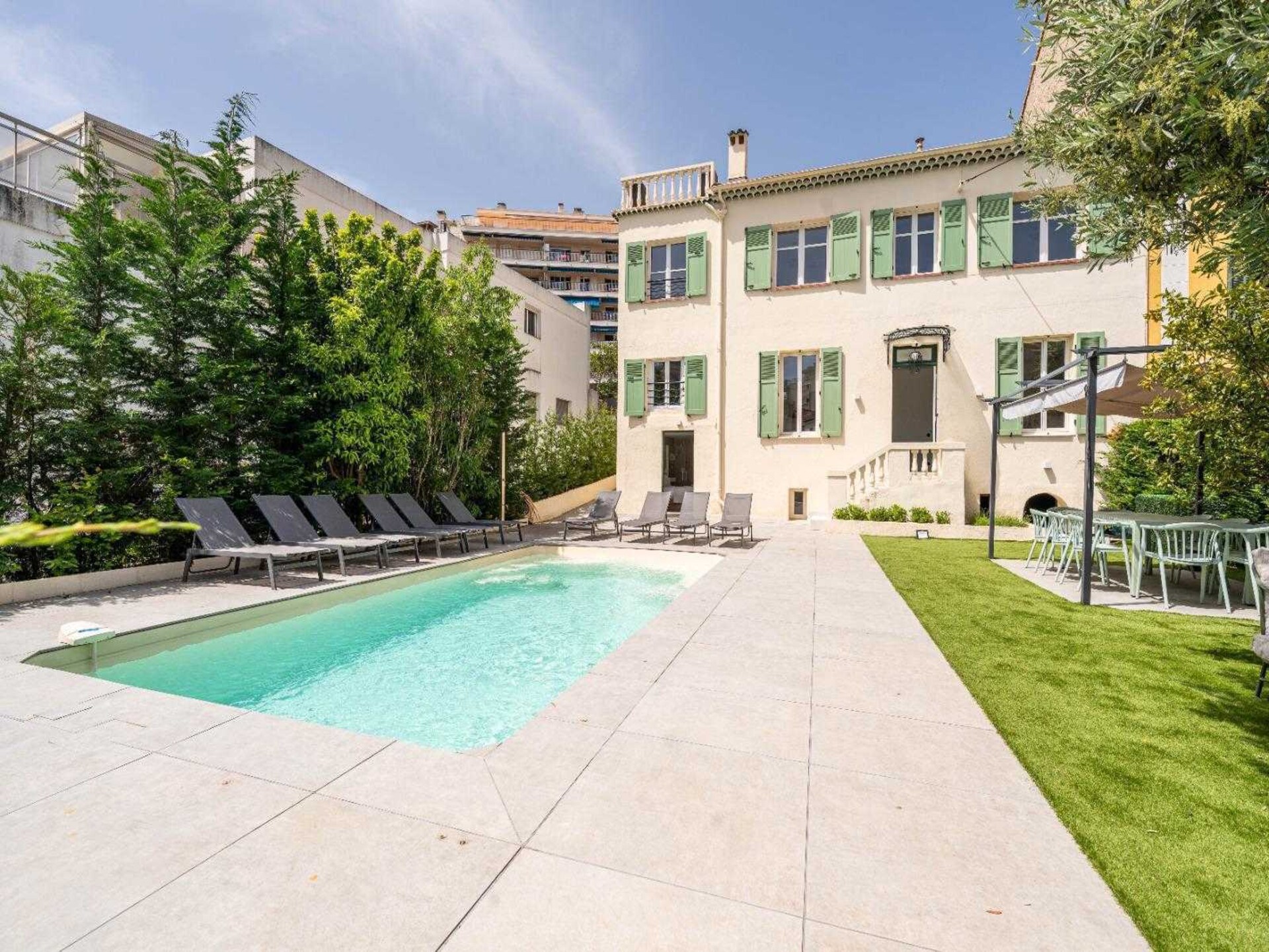 Luxe villa 240m² in Cannes met zwembad, hamam & dakterras voor 10 personen - foto 23