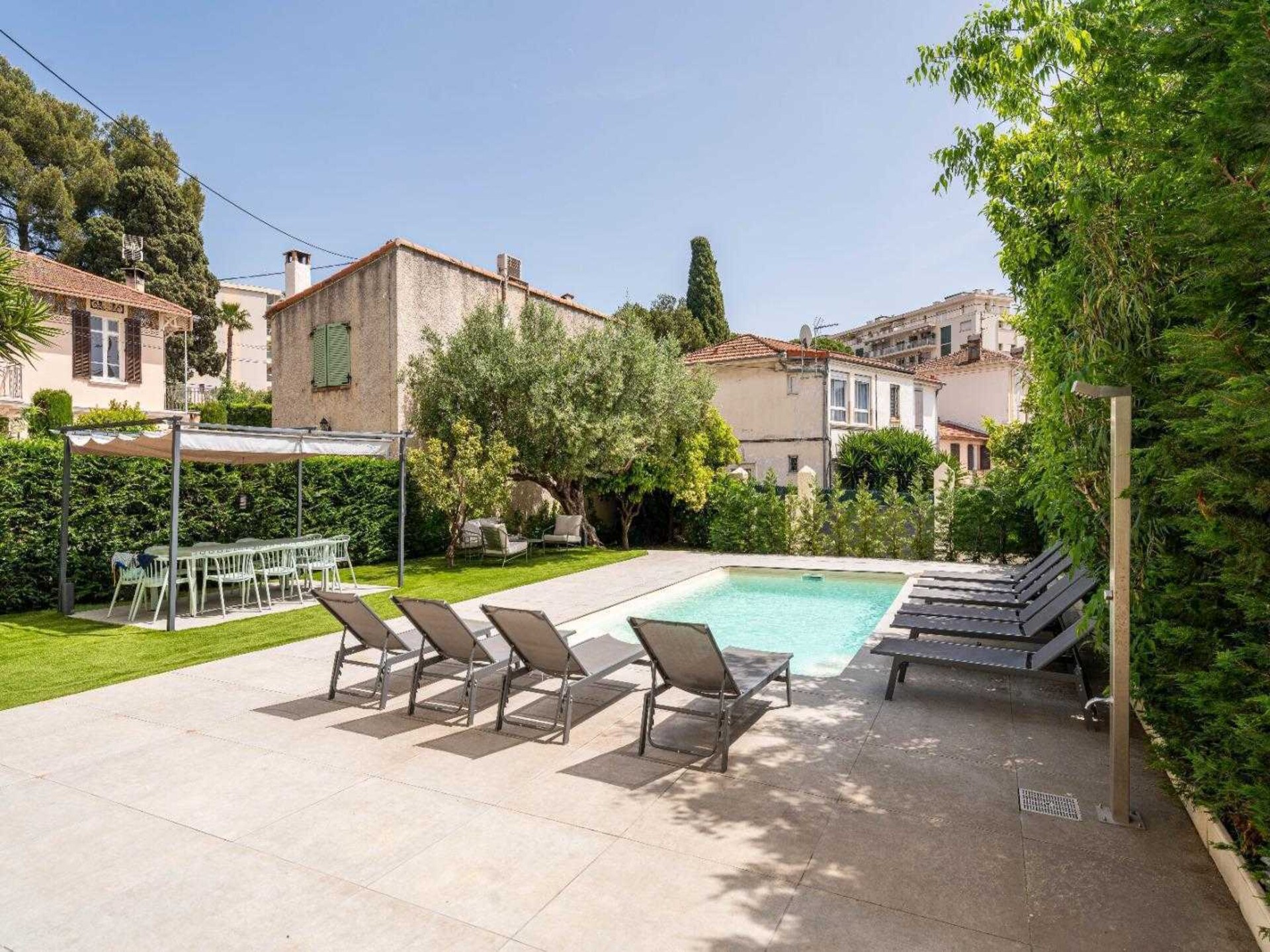 Luxe villa 240m² in Cannes met zwembad, hamam & dakterras voor 10 personen - foto 83