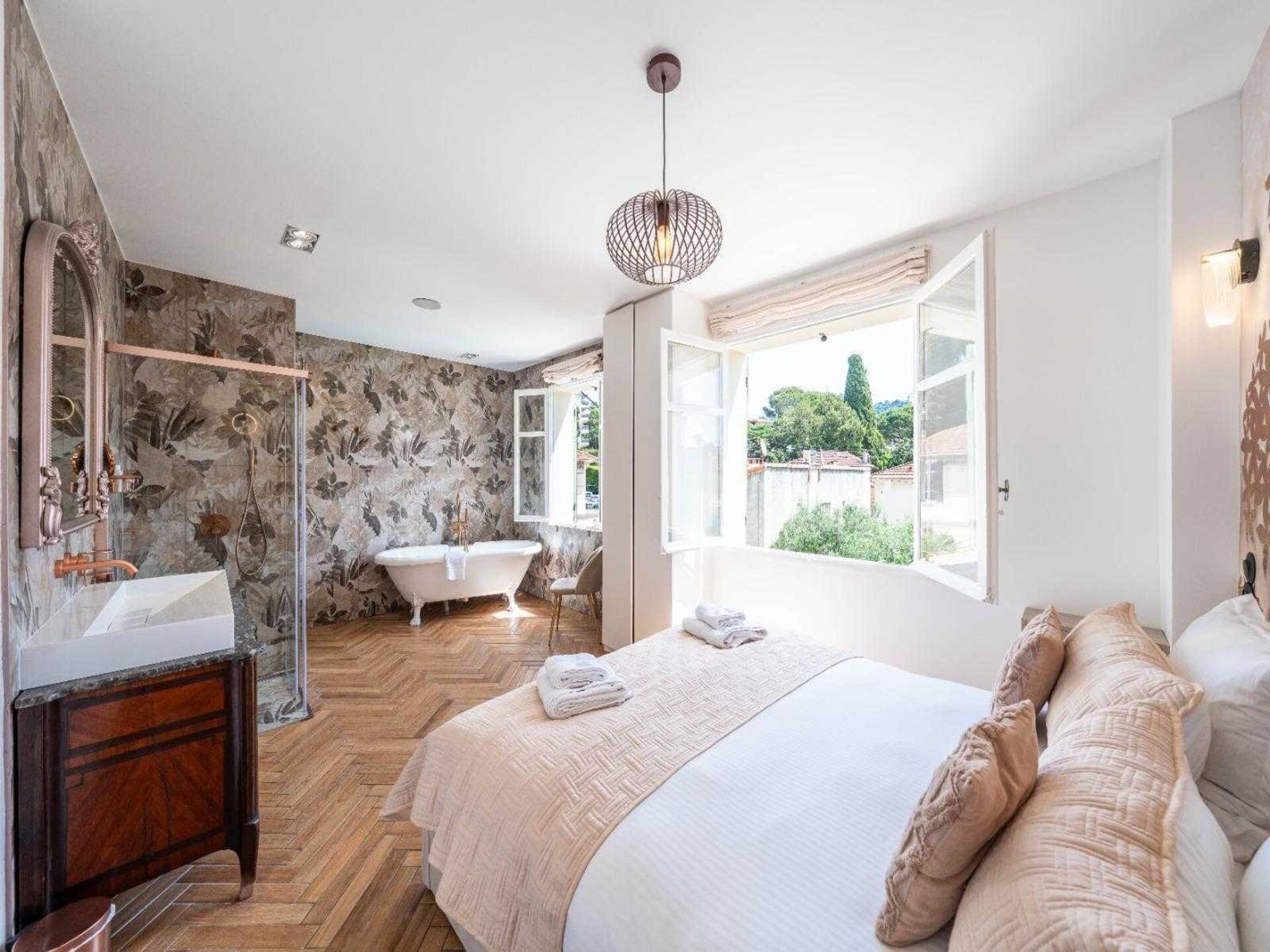 Luxe villa 240m² in Cannes met zwembad, hamam & dakterras voor 10 personen - foto 136