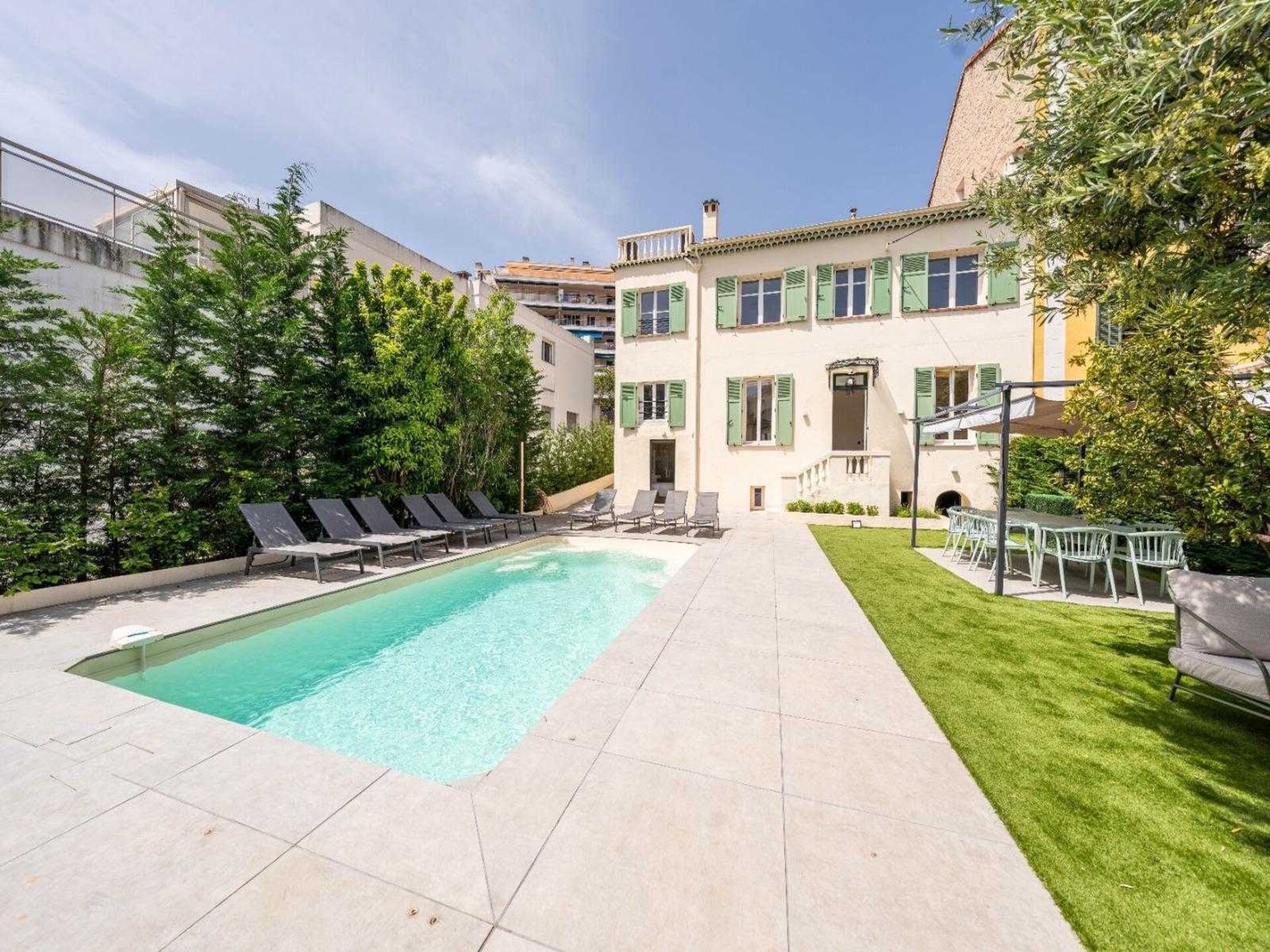 Luxe villa 240m² in Cannes met zwembad, hamam & dakterras voor 10 personen - foto 137
