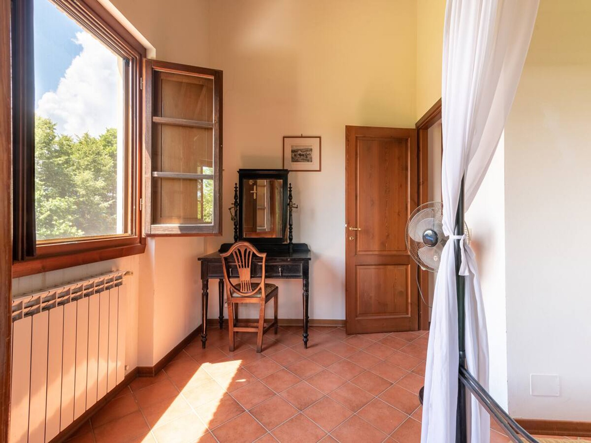 Authentiek Toscaans appartement met zwembad en tuin nabij Arezzo - foto 15