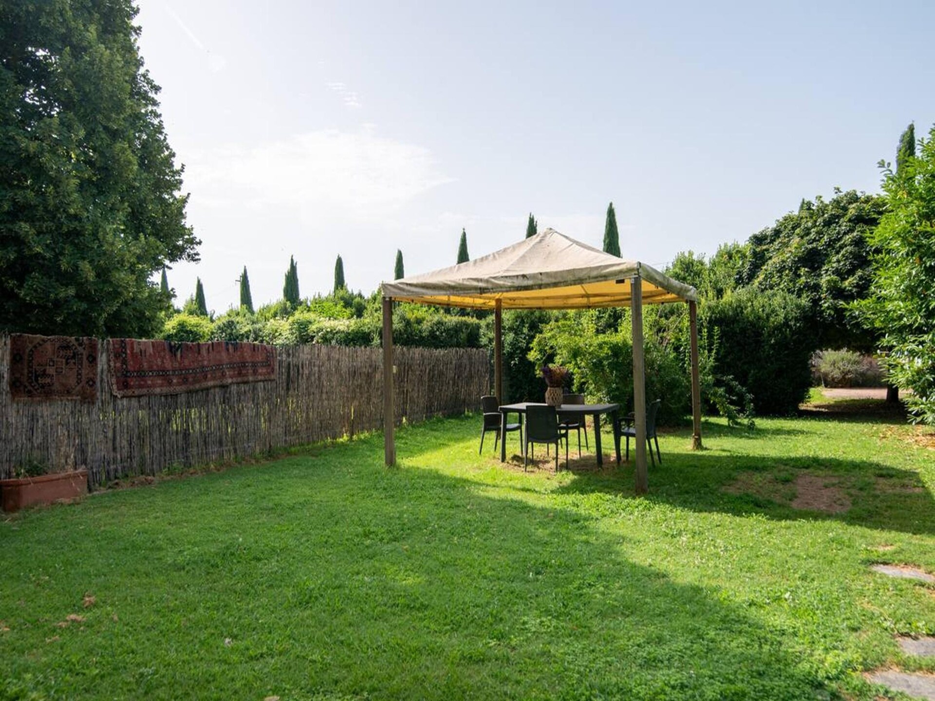 Authentiek Toscaans appartement met zwembad en tuin nabij Arezzo - foto 19