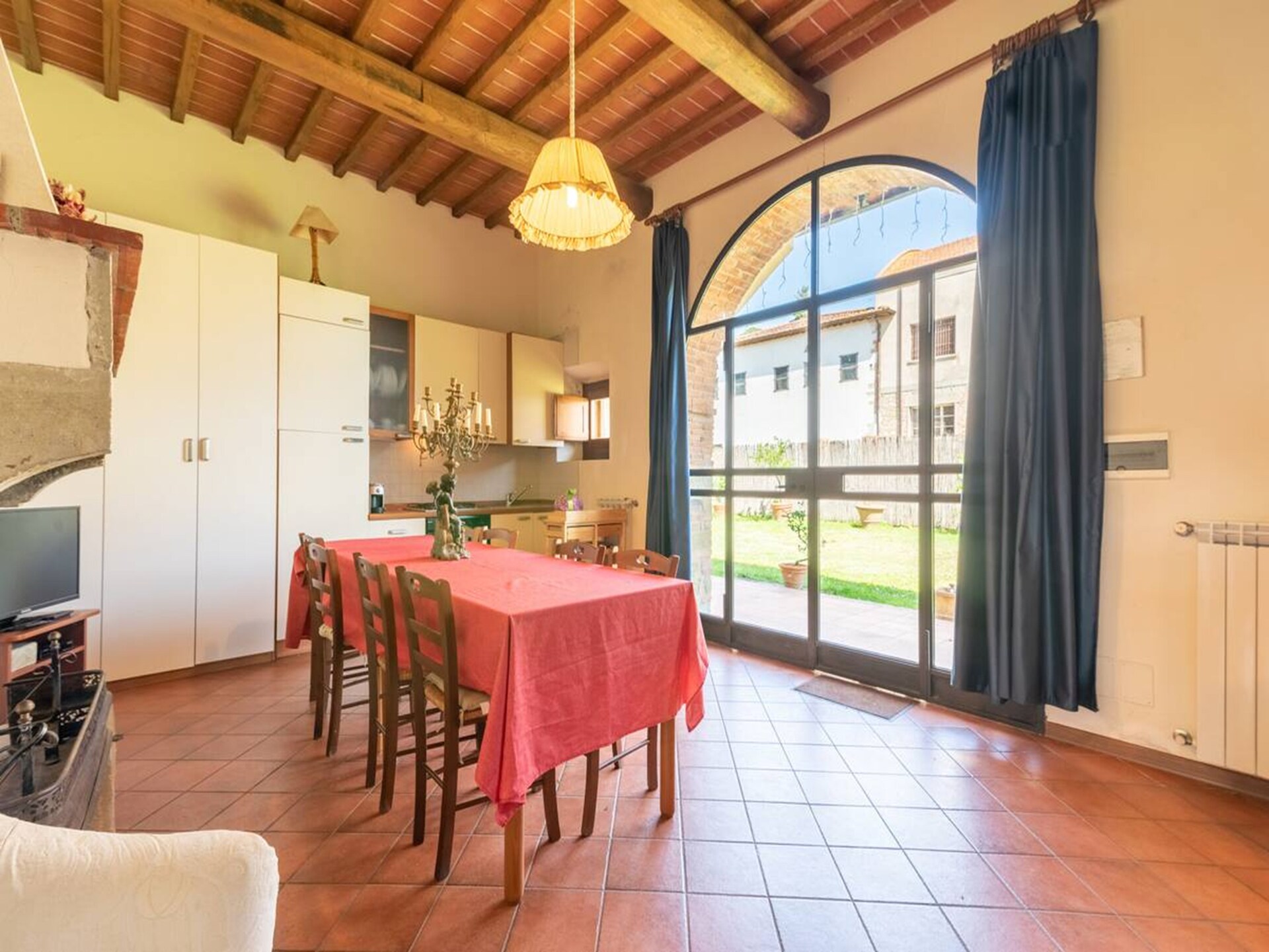 Knus appartement in Laterina met gedeeld zwembad en tuin - foto 12