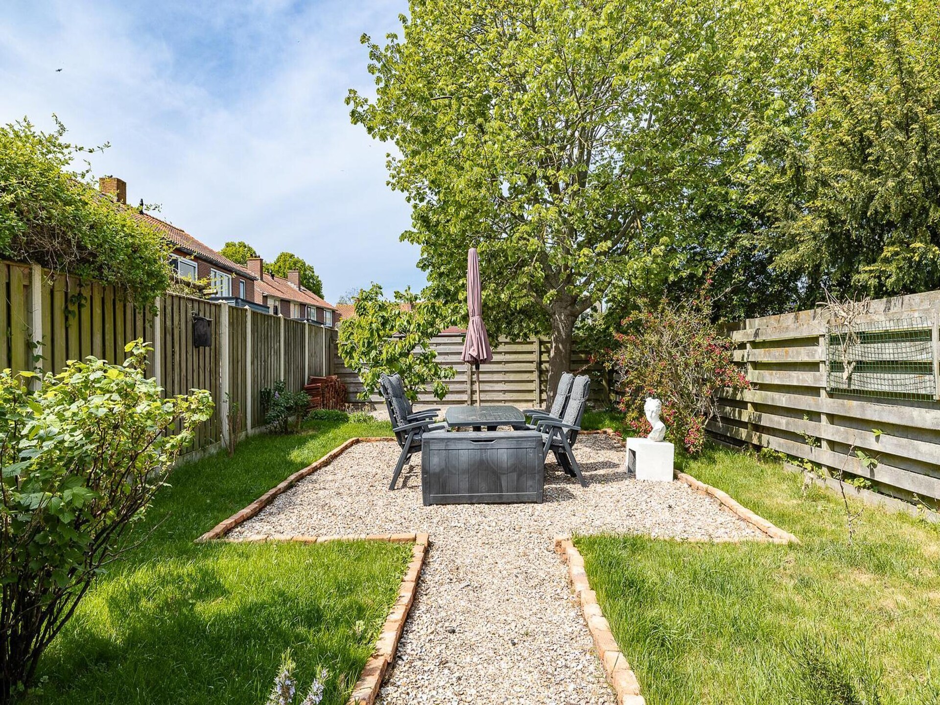 Modern vakantiehuis met grote tuin in hartje Vrouwenpolder, strand op loopafstand - foto 34