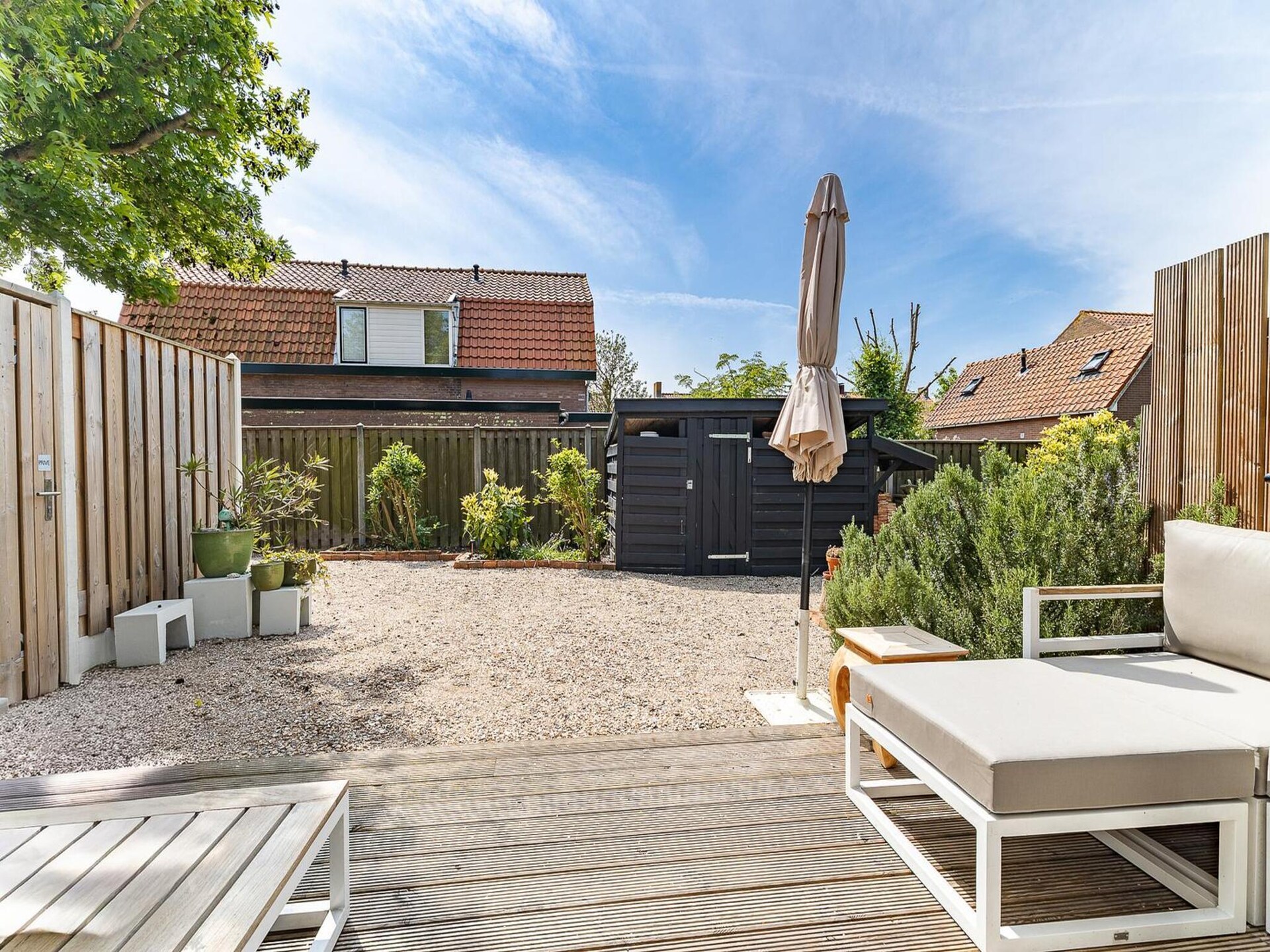 Modern vakantiehuis met grote tuin in hartje Vrouwenpolder, strand op loopafstand - foto 30