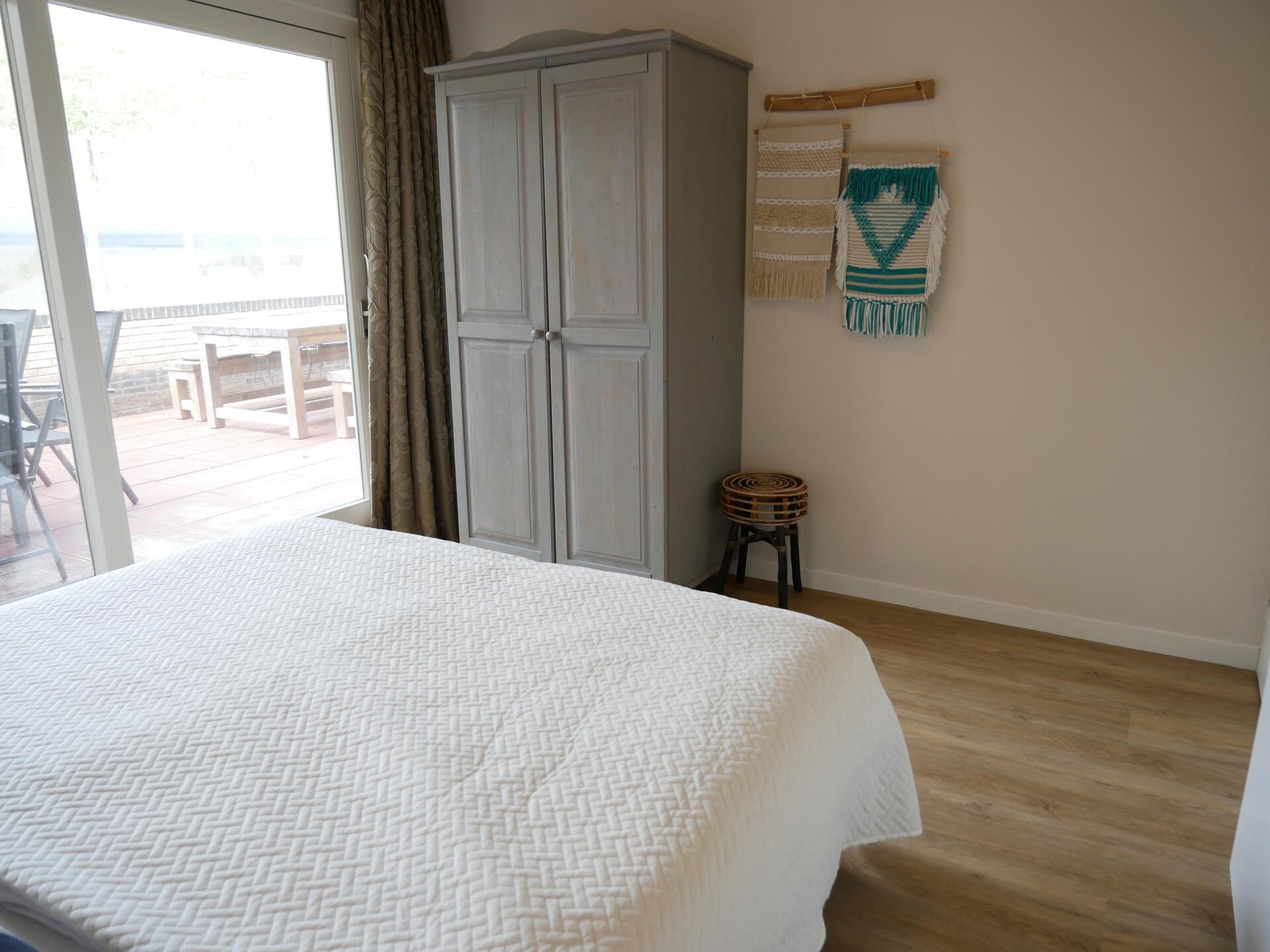 Wijde Blick 011: Souterrain-appartement met zeezicht op 50 meter van het strand - foto 11