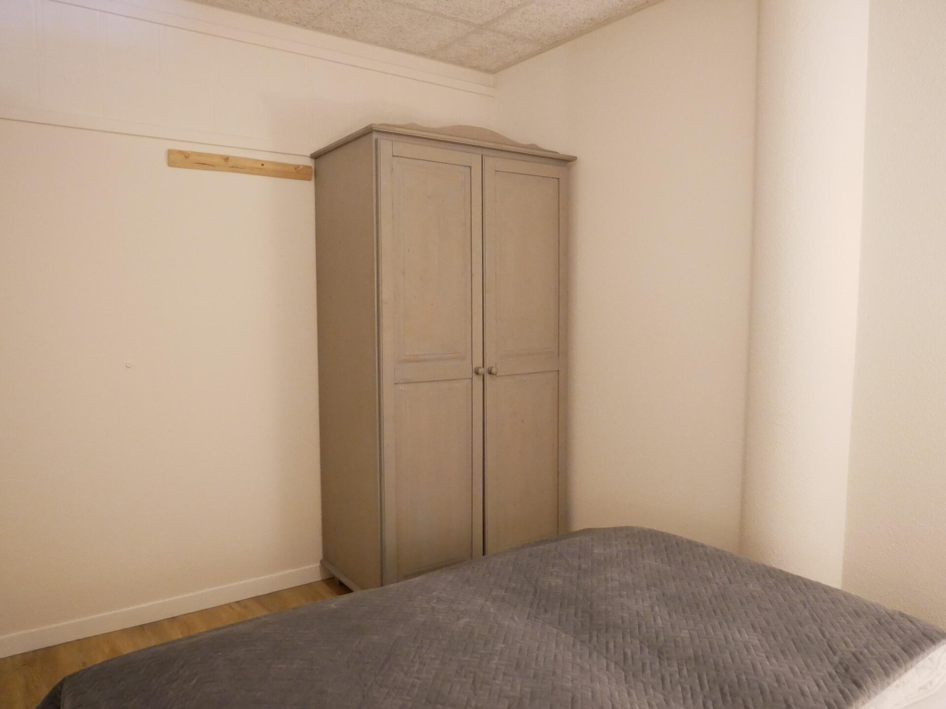 Wijde Blick 011: Souterrain-appartement met zeezicht op 50 meter van het strand - foto 15