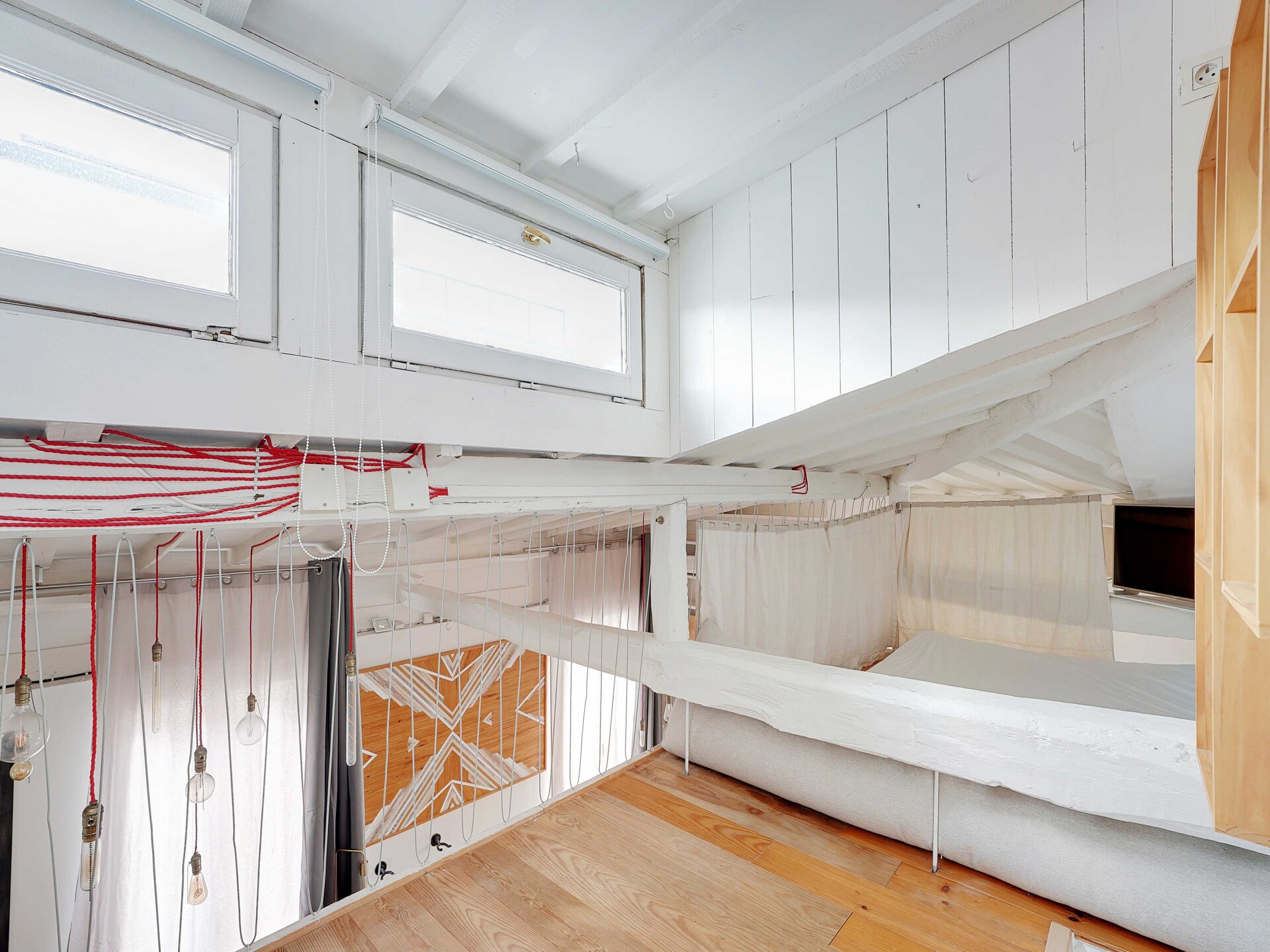 Licht mezzanine-appartement voor 4 personen in levendig République, Parijs - foto 22