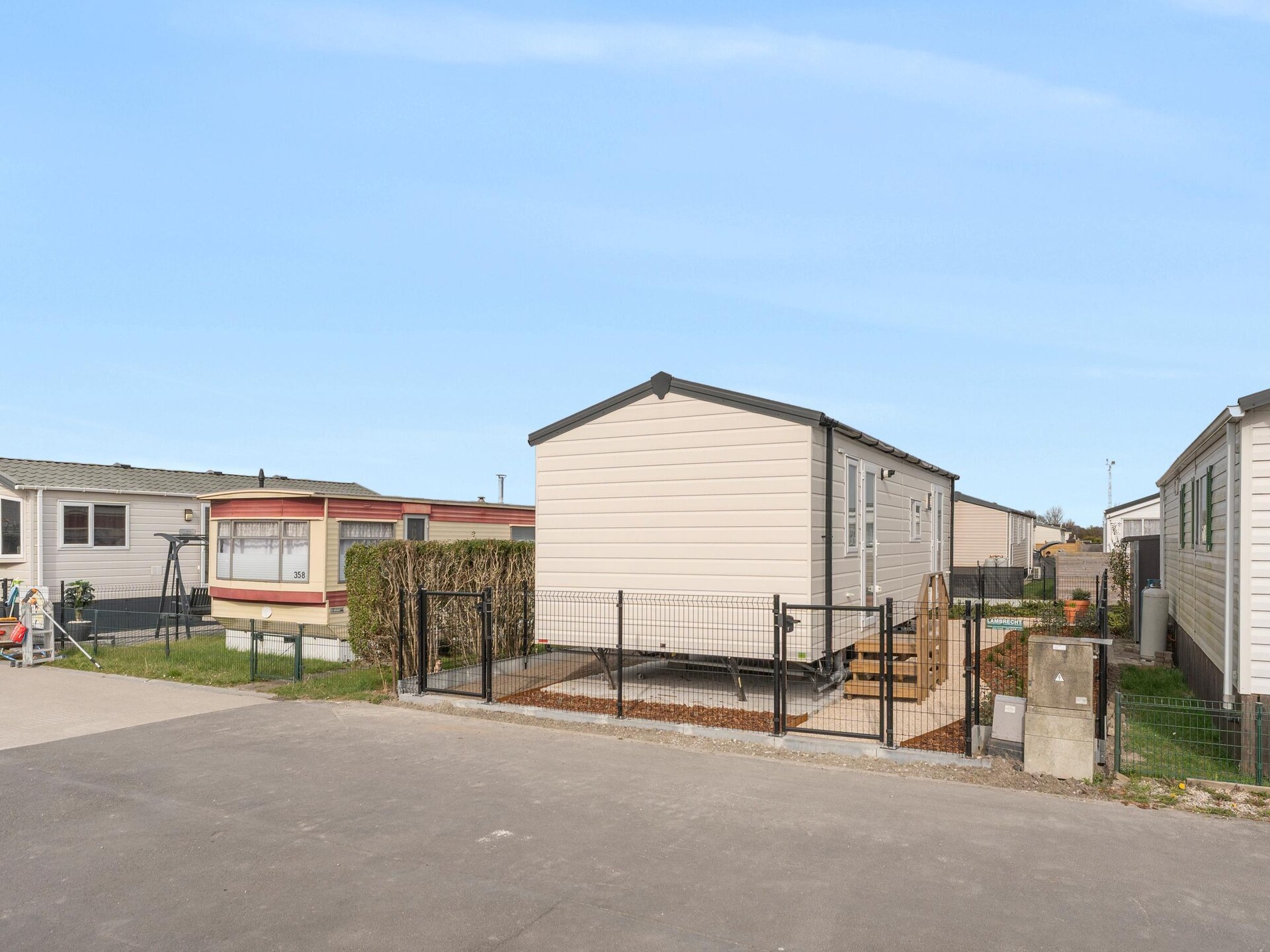 Knus, vrijstaand chalet met airco, nabij strand en duinen van De Haan - foto 16