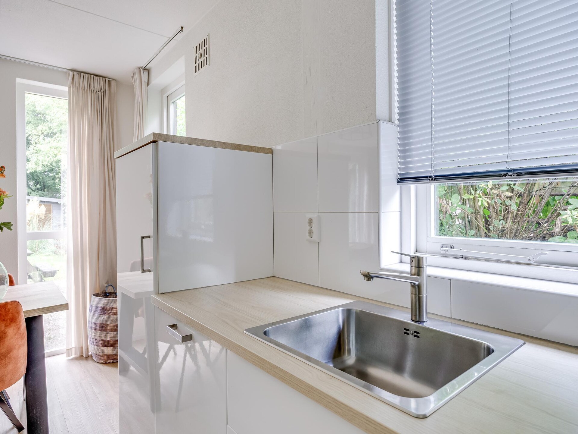 Vrijstaande sauna bungalow voor 6 personen in groen park bij Ewijk - foto 17