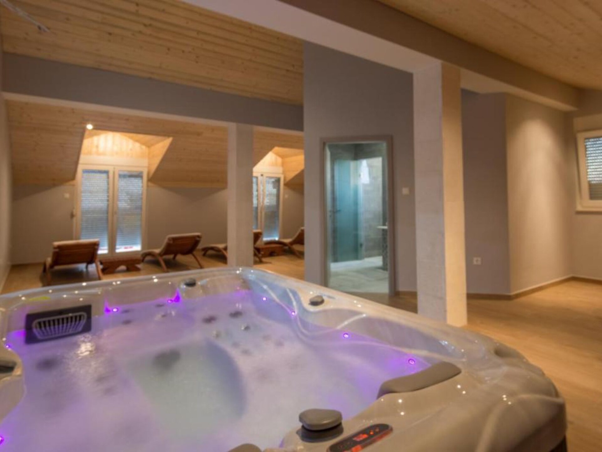 Ruim vakantiehuis voor 15 personen met privézwembad in Benkovac - foto 40