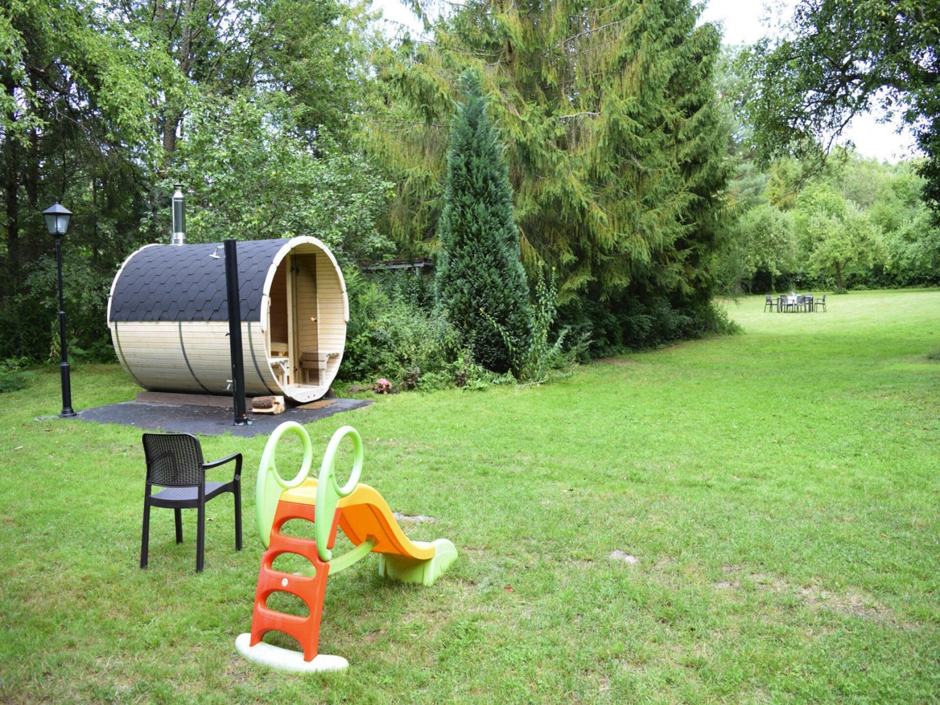 Ruim vakantiehuis voor 8 personen in de bossen van Sasino met privé wellness - foto 30