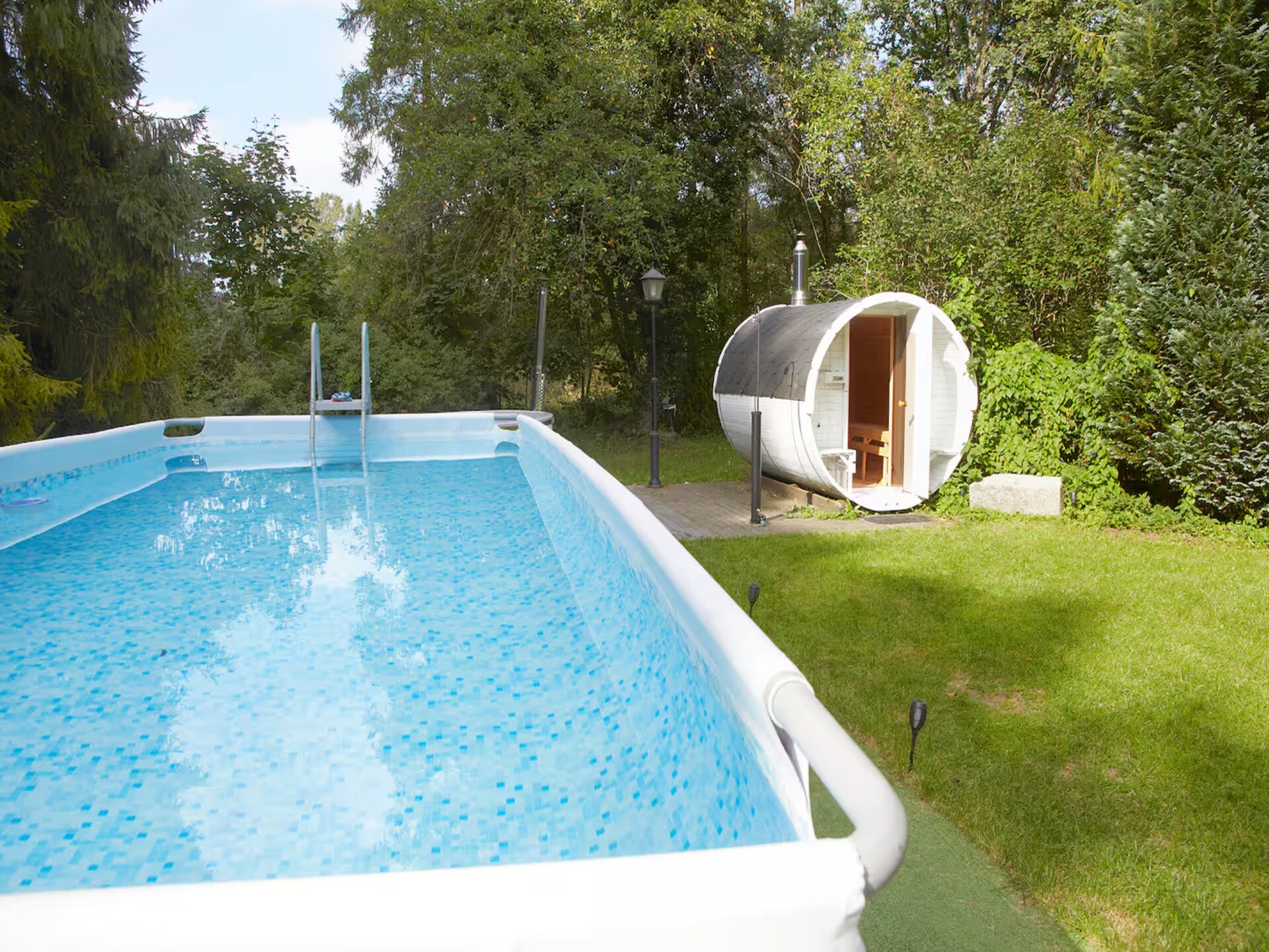 Ruim vakantiehuis voor 8 personen in de bossen van Sasino met privé wellness - foto 2