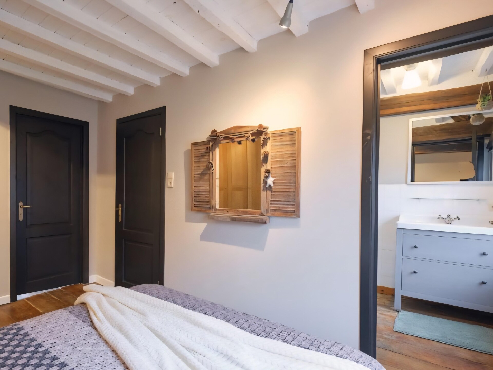 10-persoons vakantiehuis met 4 badkamers in Heure - foto 28