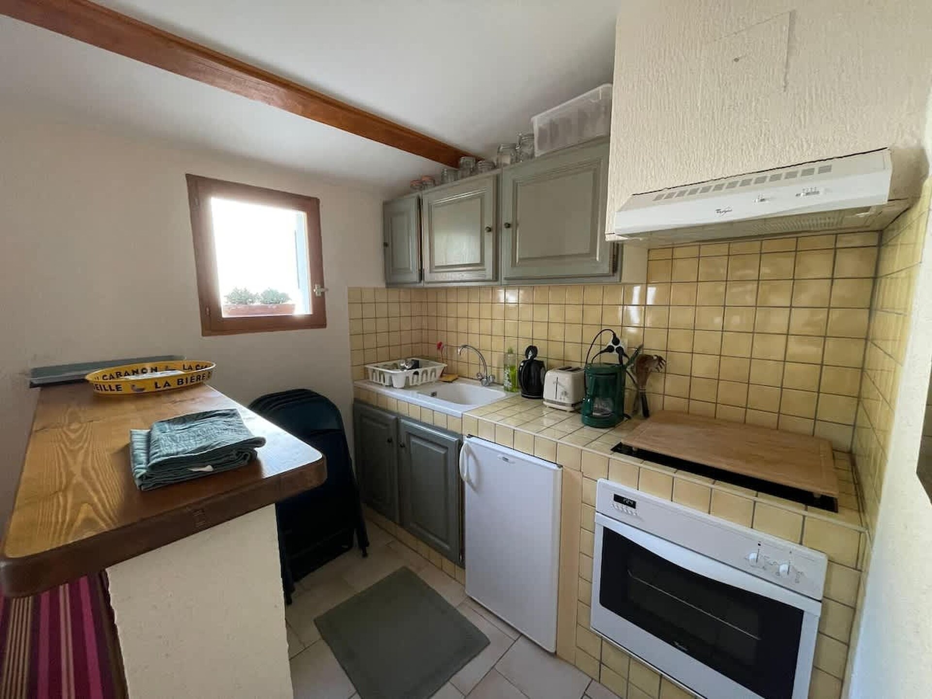Knabbelende studio aan de voet van de Luberon met zwembad en privétuin - foto 3