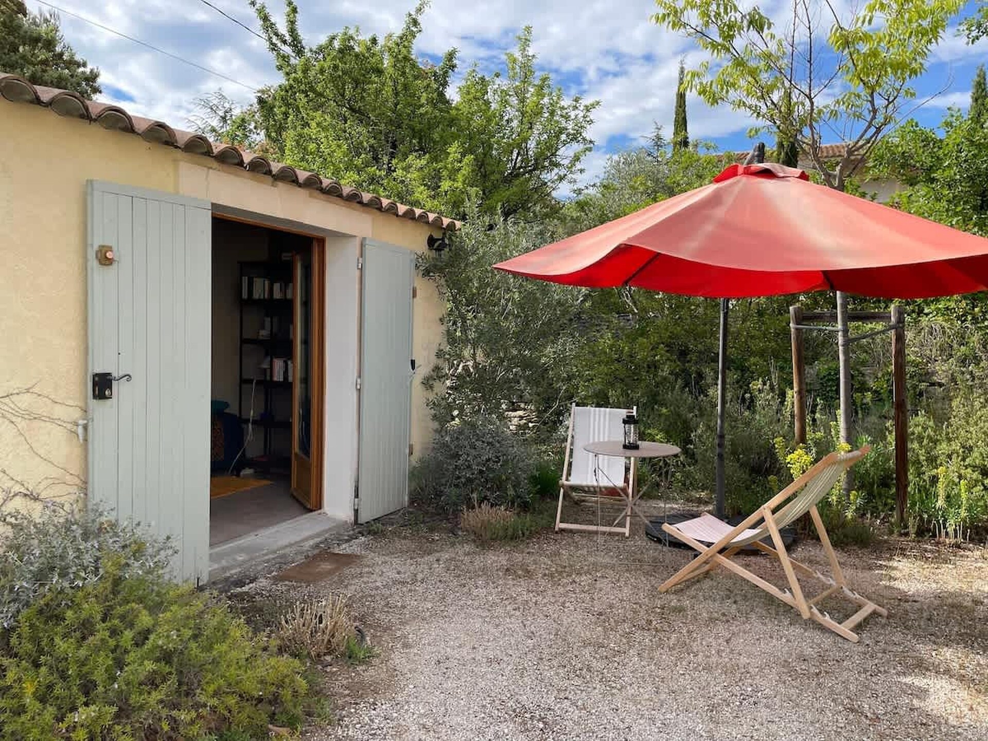 Knabbelende studio aan de voet van de Luberon met zwembad en privétuin - foto 8